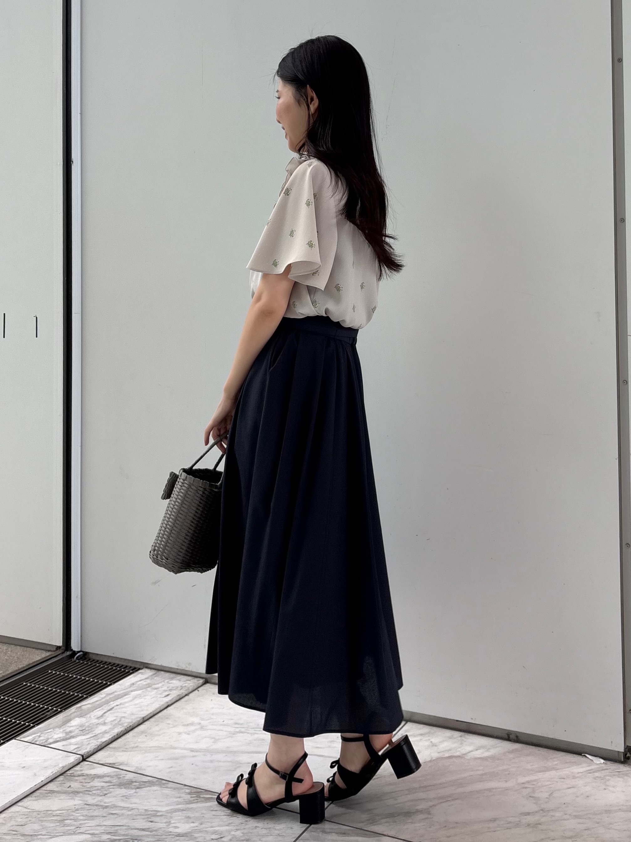AOIさんの「Couture brooch｜【洗える】ドットフラワー ブラウス」を使ったコーディネート