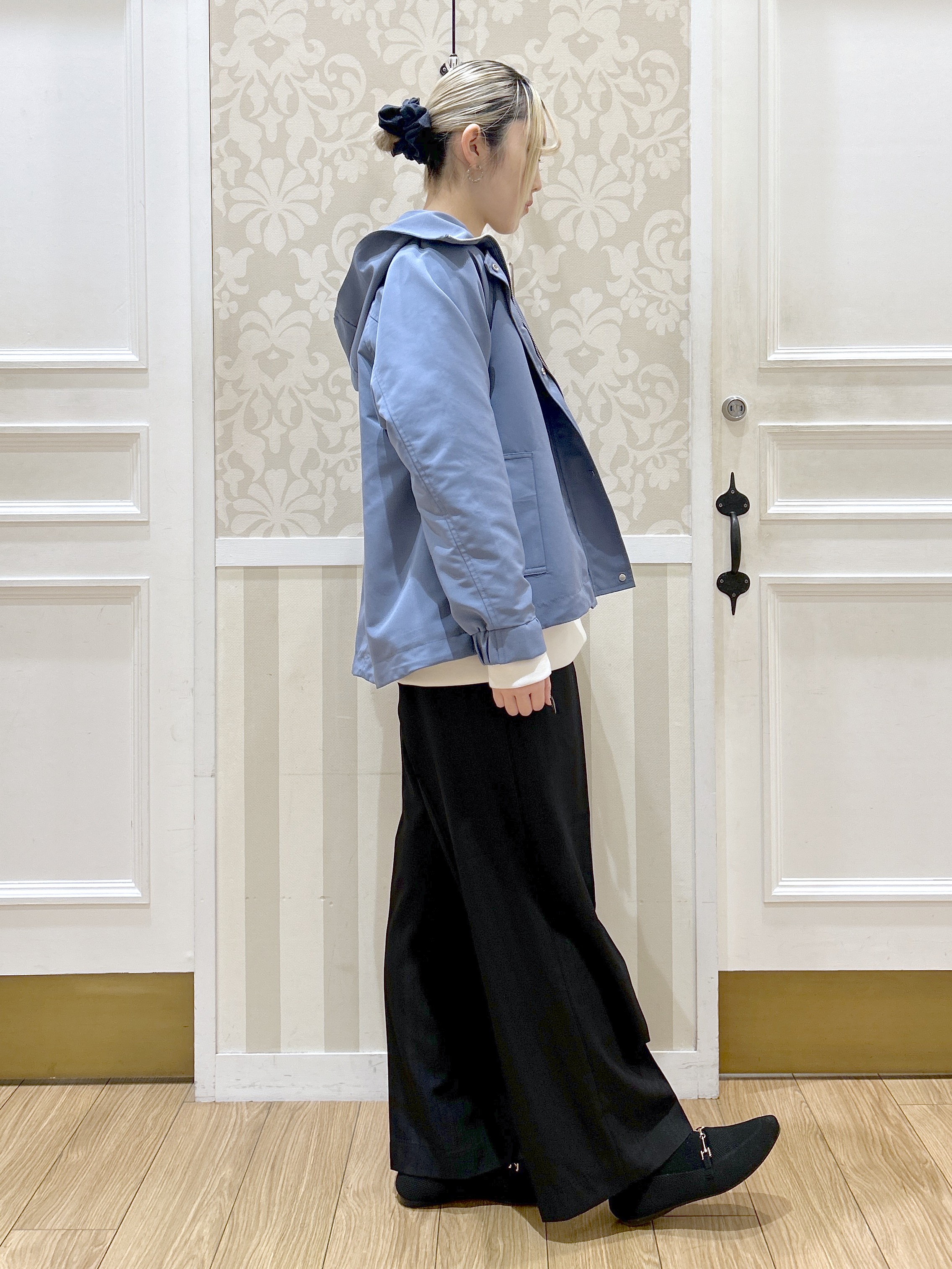 望 愛さんの「grove｜【貴島明日香さん着用】【撥水】きれいめに着こなせるマウンテンパーカ」を使ったコーディネート