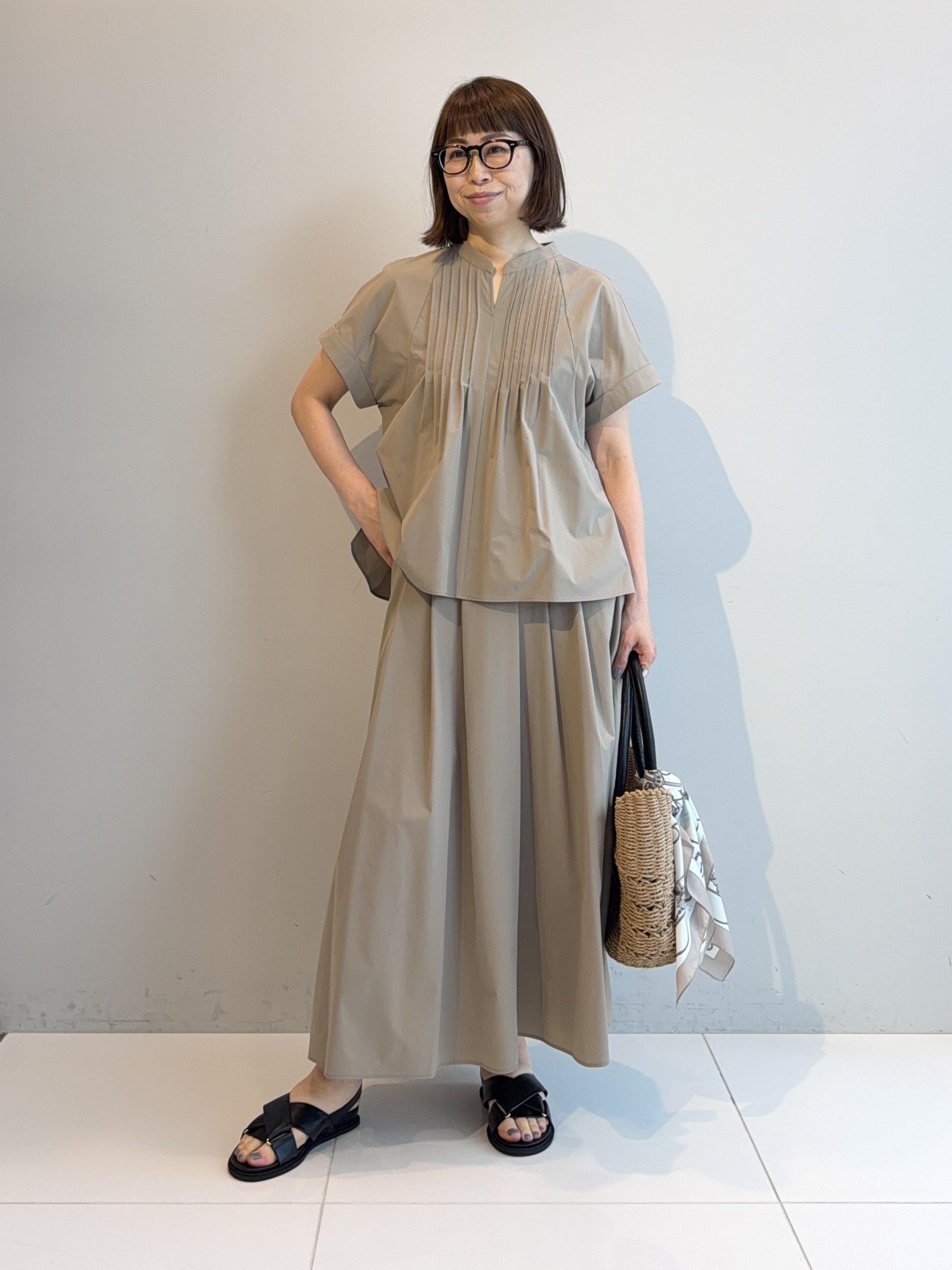 murayamaさんの「INDIVI｜【撥水／UVケア／SETUP可能】軽量タックスキッパーブラウス」を使ったコーディネート