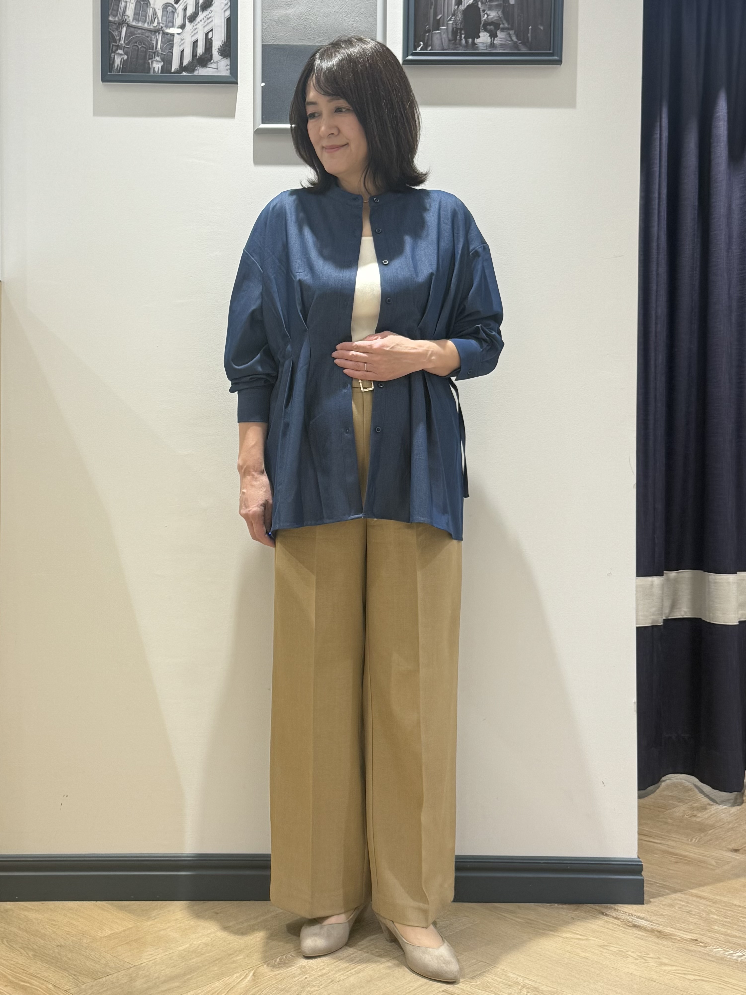 Lilyさんの「grove｜【体型カバー】ウエストタック スタンドネックシャツ」を使ったコーディネート