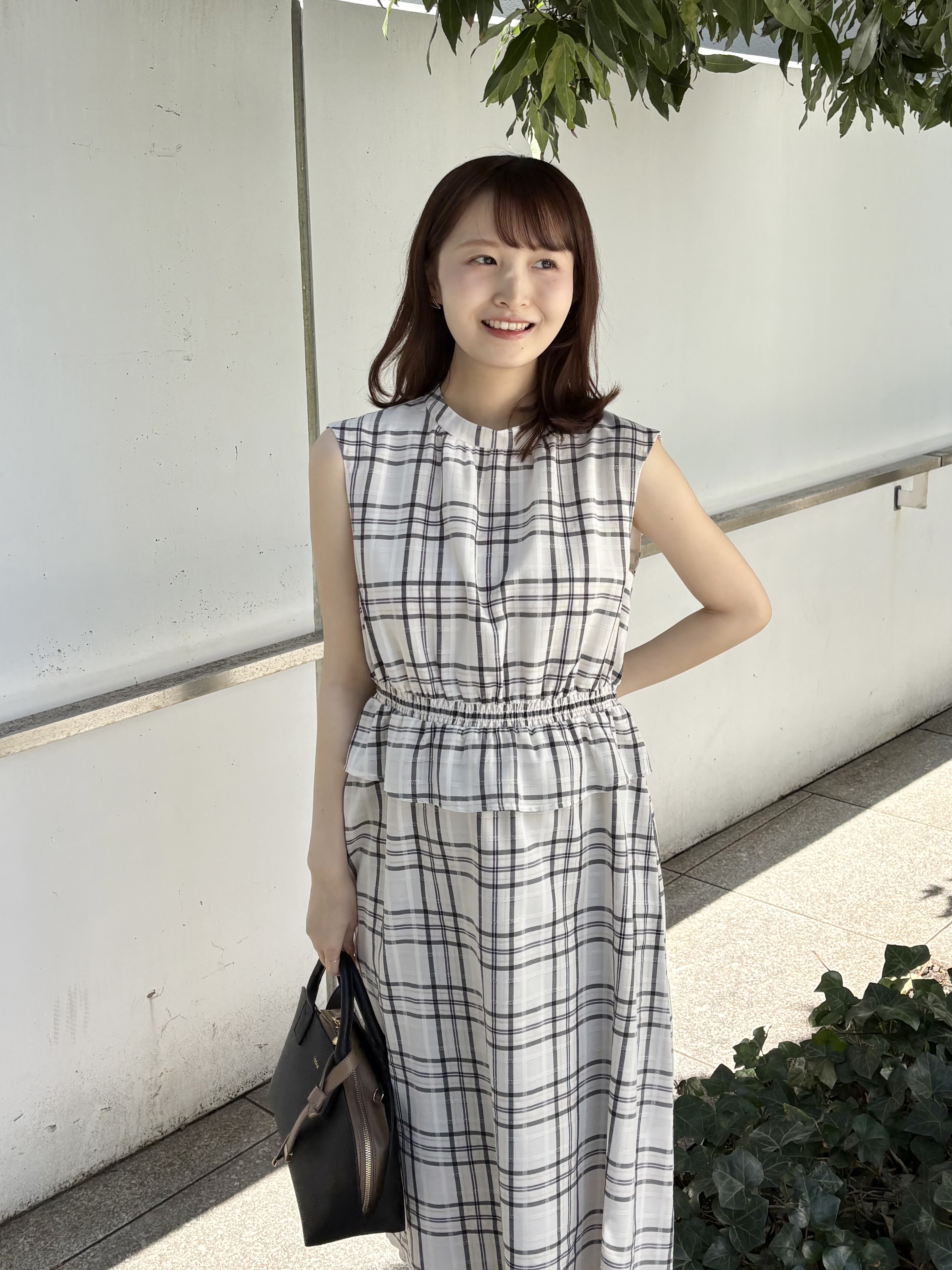 みさかさんの「index｜シアーチェックミニペプラムワンピース【防シワ／洗濯機OK】」を使ったコーディネート