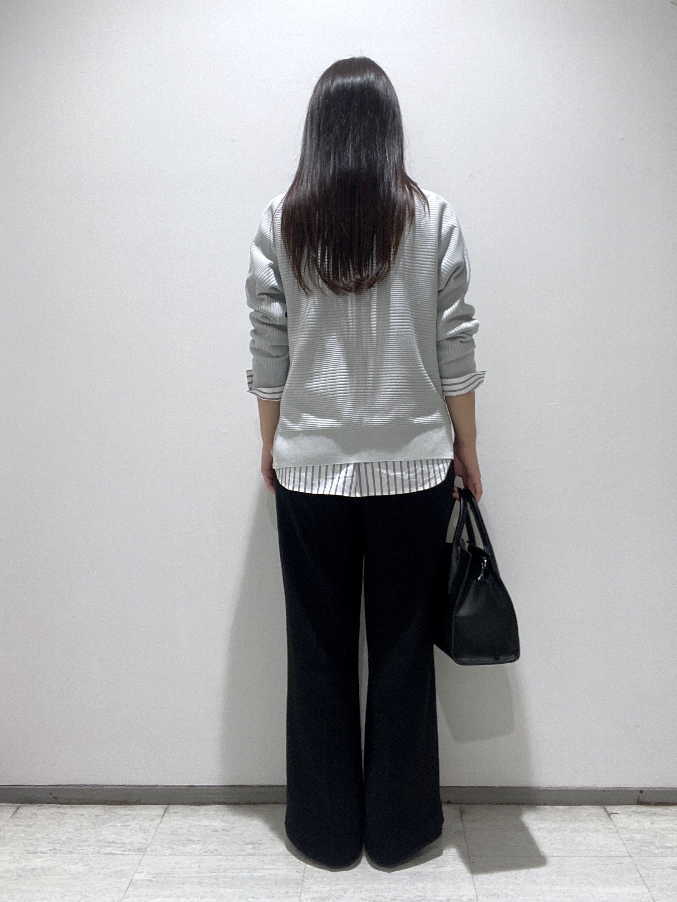 meiさんの「INDIVI｜【2WAY／洗える】ラメストライプ コットン混シャツ」を使ったコーディネート