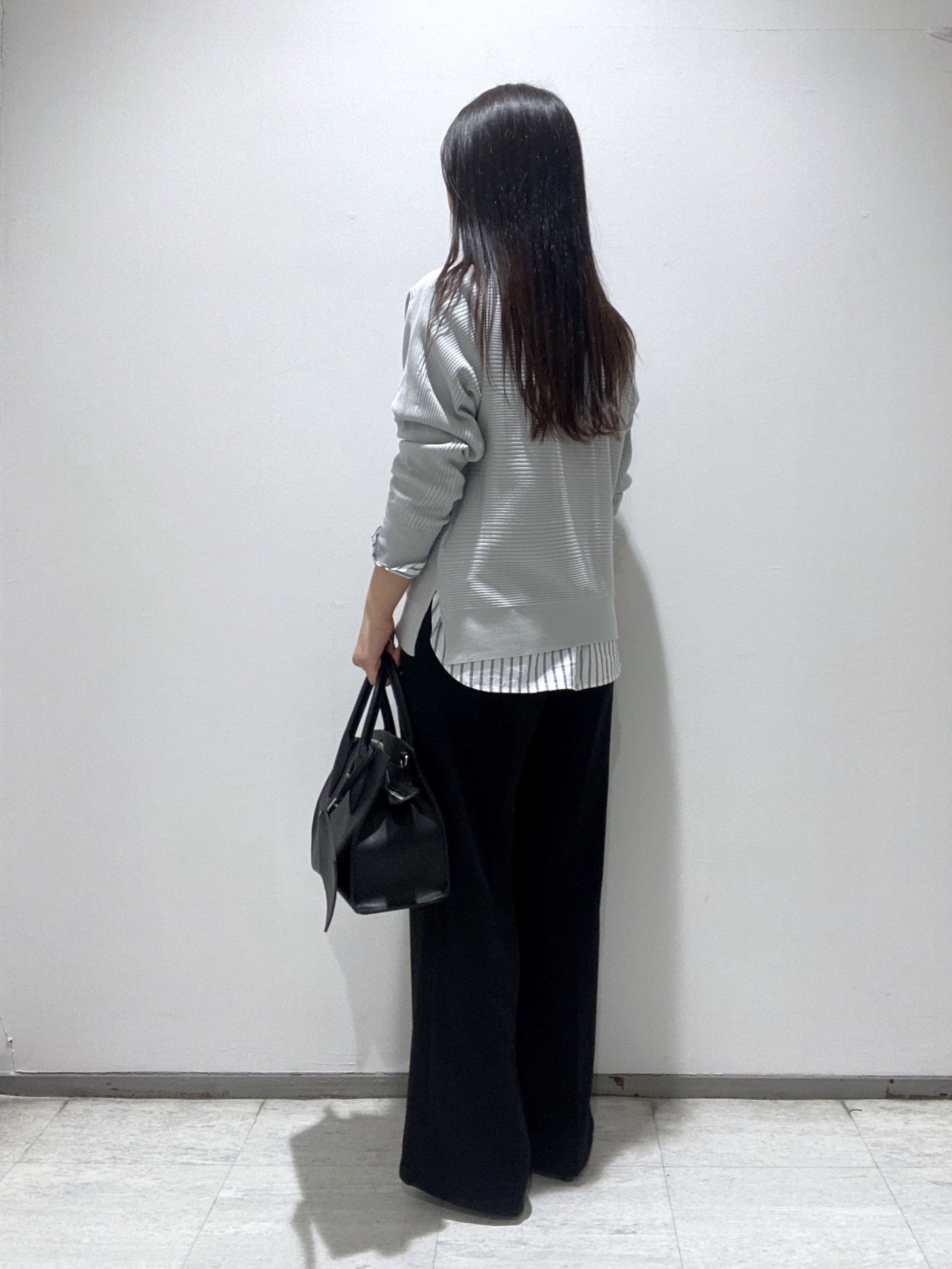 meiさんの「INDIVI｜【2WAY／洗える】ラメストライプ コットン混シャツ」を使ったコーディネート