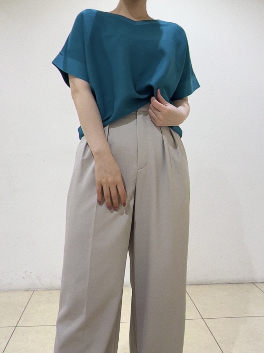 watanabeさんの「UNTITLED｜【11色展開/体型カバー】前後2WAYフレンチスリーブニット」を使ったコーディネート
