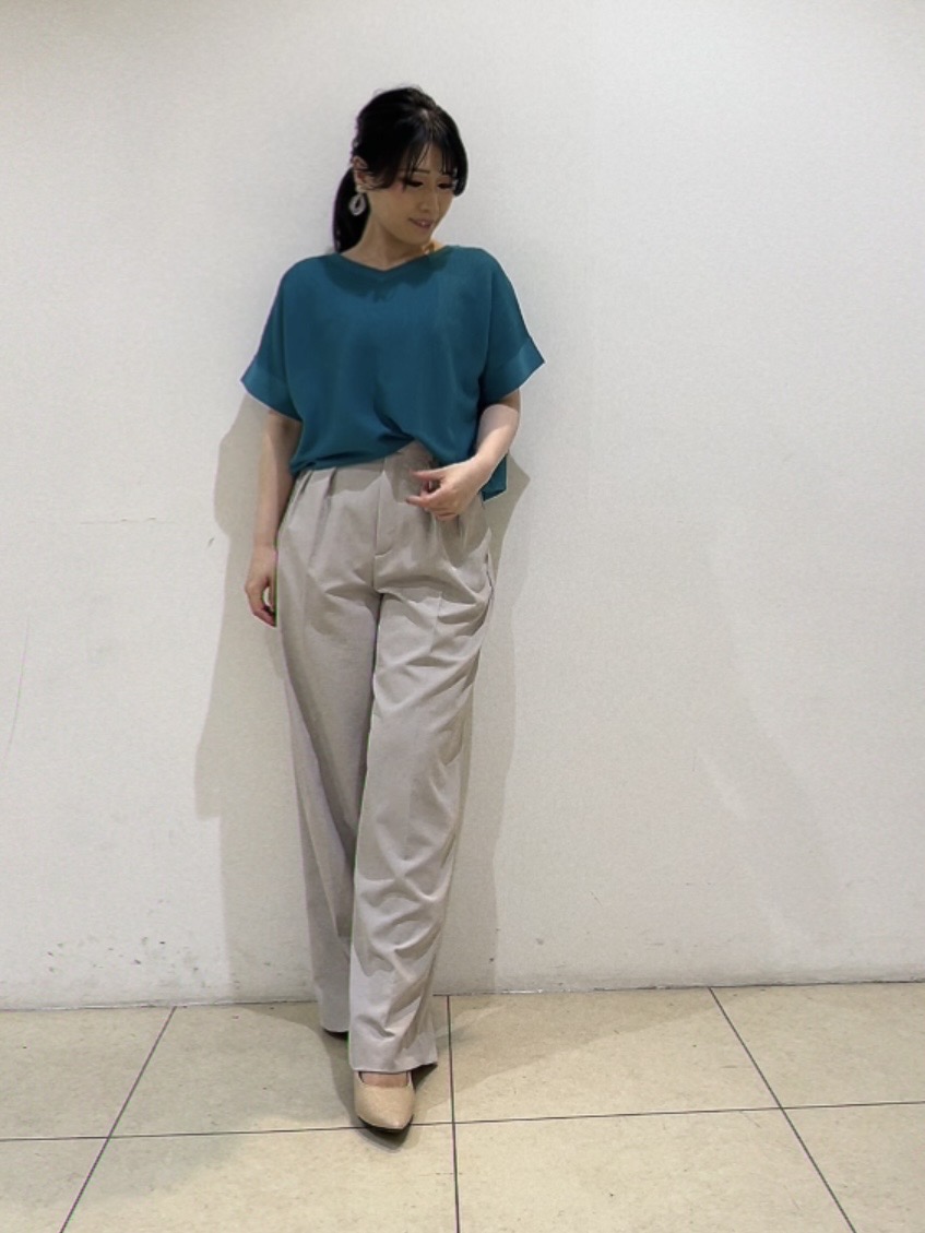 watanabeさんの「UNTITLED｜【11色展開/体型カバー】前後2WAYフレンチスリーブニット」を使ったコーディネート