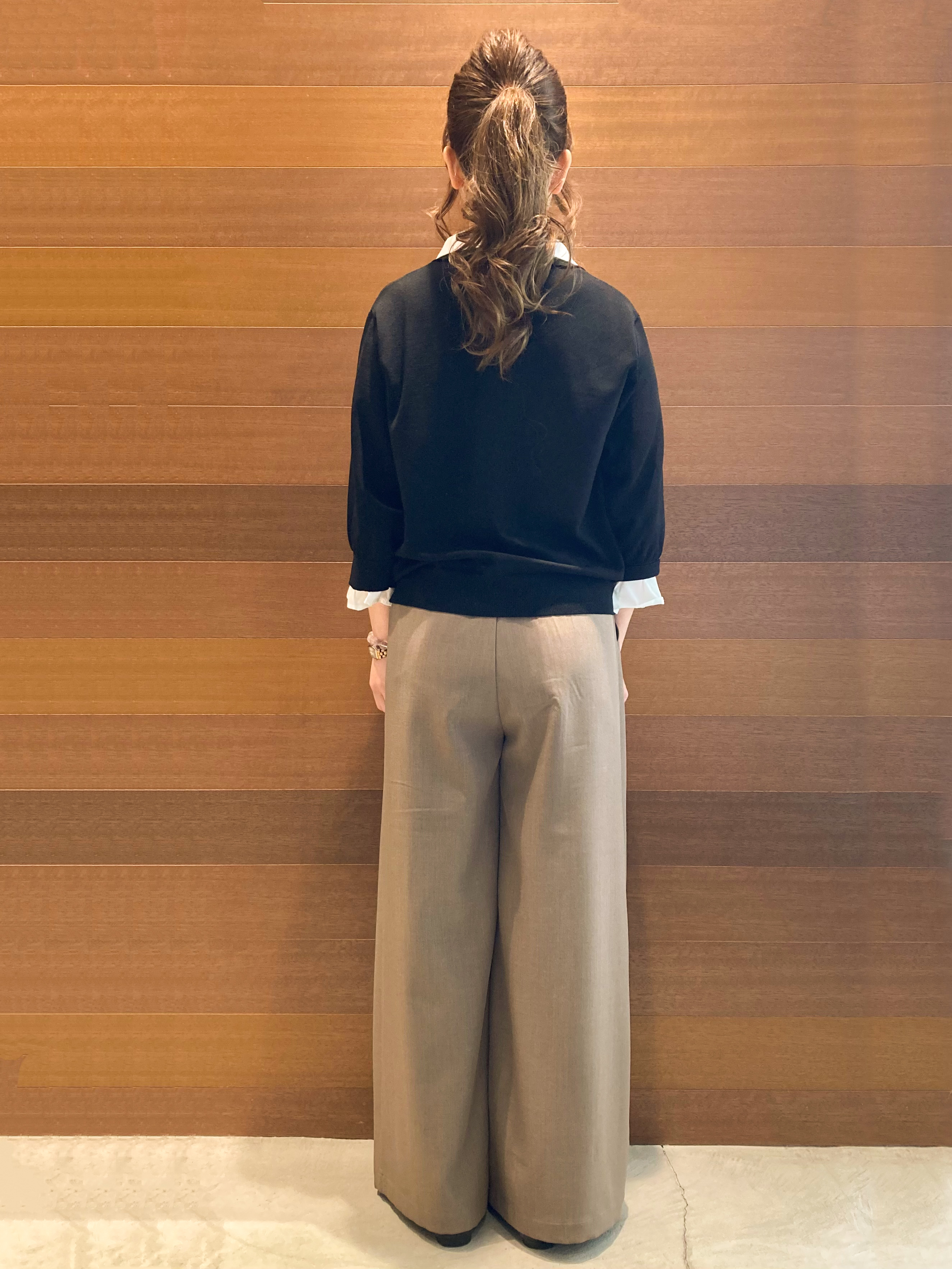ユウさんの「OPAQUE.CLIP｜シャツレイヤード風ポロニット【洗濯機OK】」を使ったコーディネート