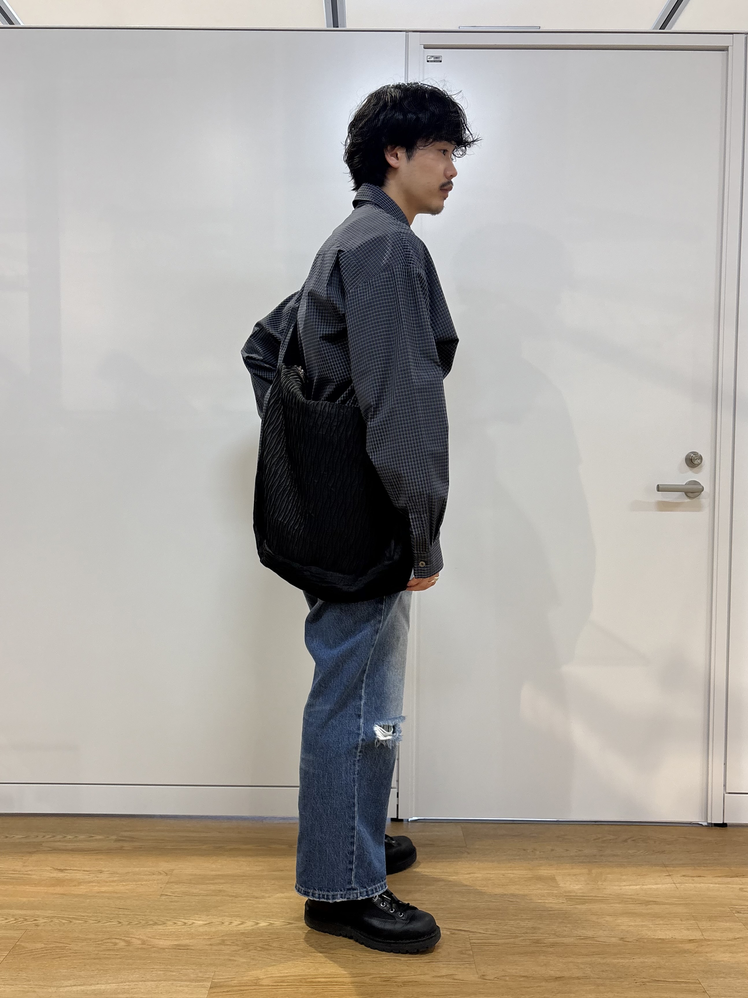 北浦歩大さんの「tk.TAKEO KIKUCHI｜【月間売上NO.1】7色展開選べるアソートブロードシャツ/防シワ/ウォッシャブル」を使ったコーディネート