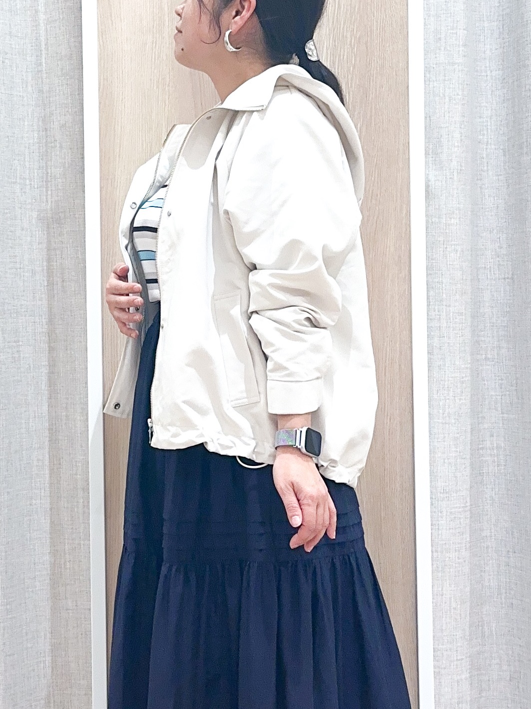 naoさんの「grove｜【貴島明日香さん着用】【撥水】きれいめに着こなせるマウンテンパーカ」を使ったコーディネート