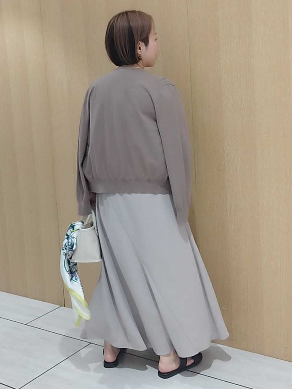 s u g iさんの「UNTITLED｜【9色展開/アンサンブル可】コットンクルーネックカーディガン」を使ったコーディネート