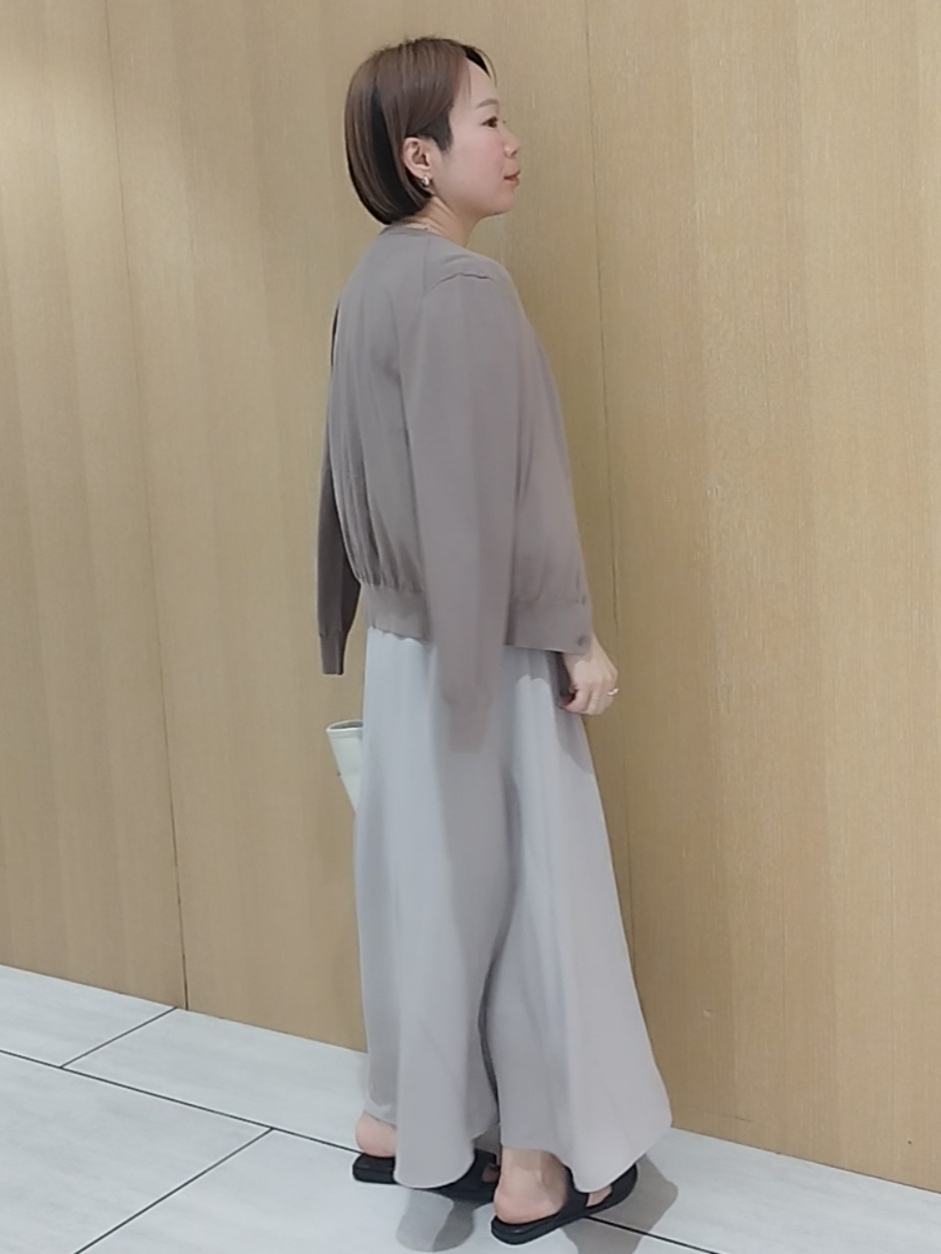 s u g iさんの「UNTITLED｜【9色展開/アンサンブル可】コットンクルーネックカーディガン」を使ったコーディネート
