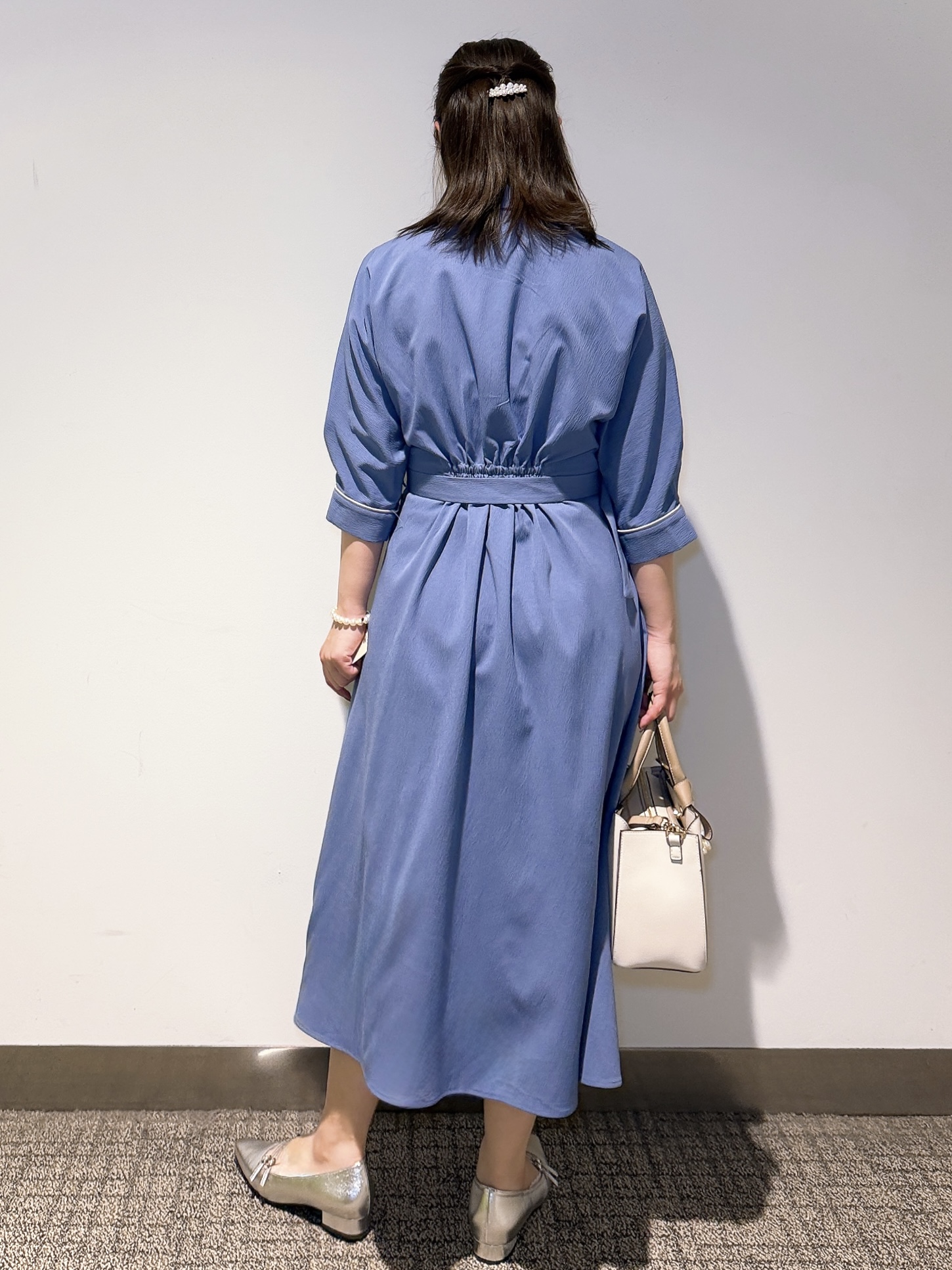 みーさんの「grove｜【貴島明日香さん着用・美シルエット】ウエストタック配色ワンピース」を使ったコーディネート