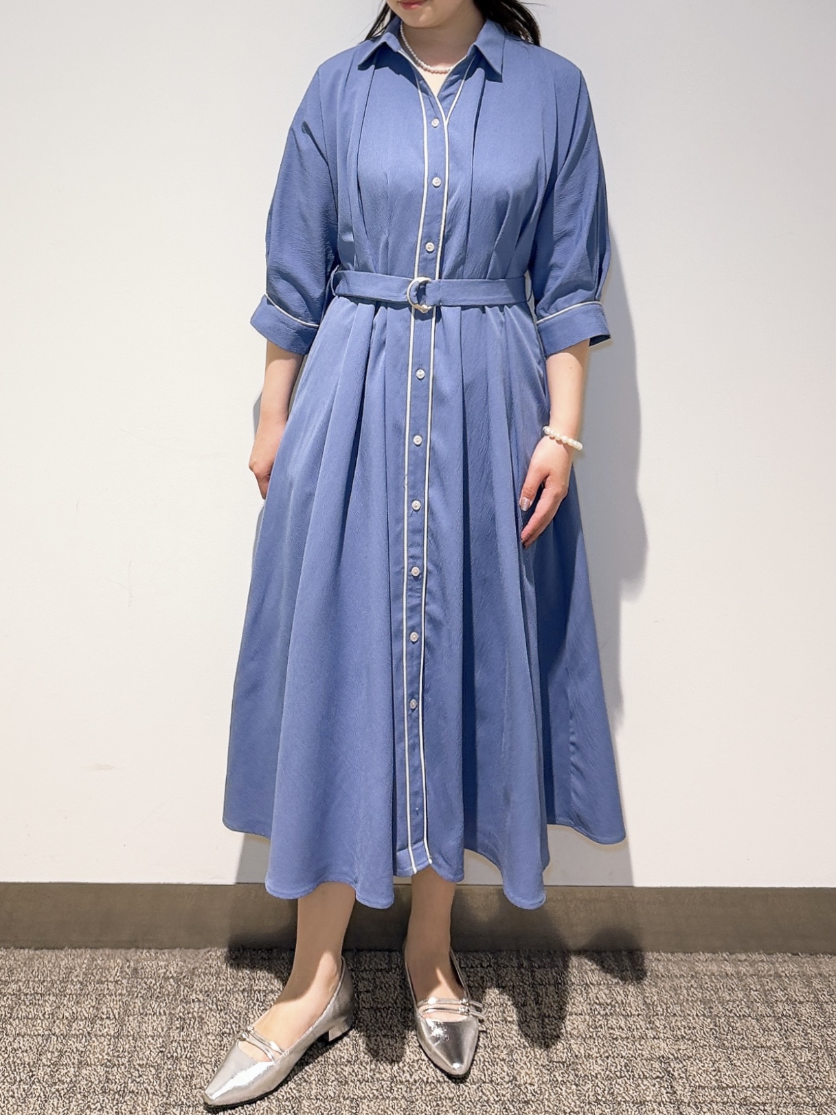 みーさんの「grove｜【貴島明日香さん着用・美シルエット】ウエストタック配色ワンピース」を使ったコーディネート