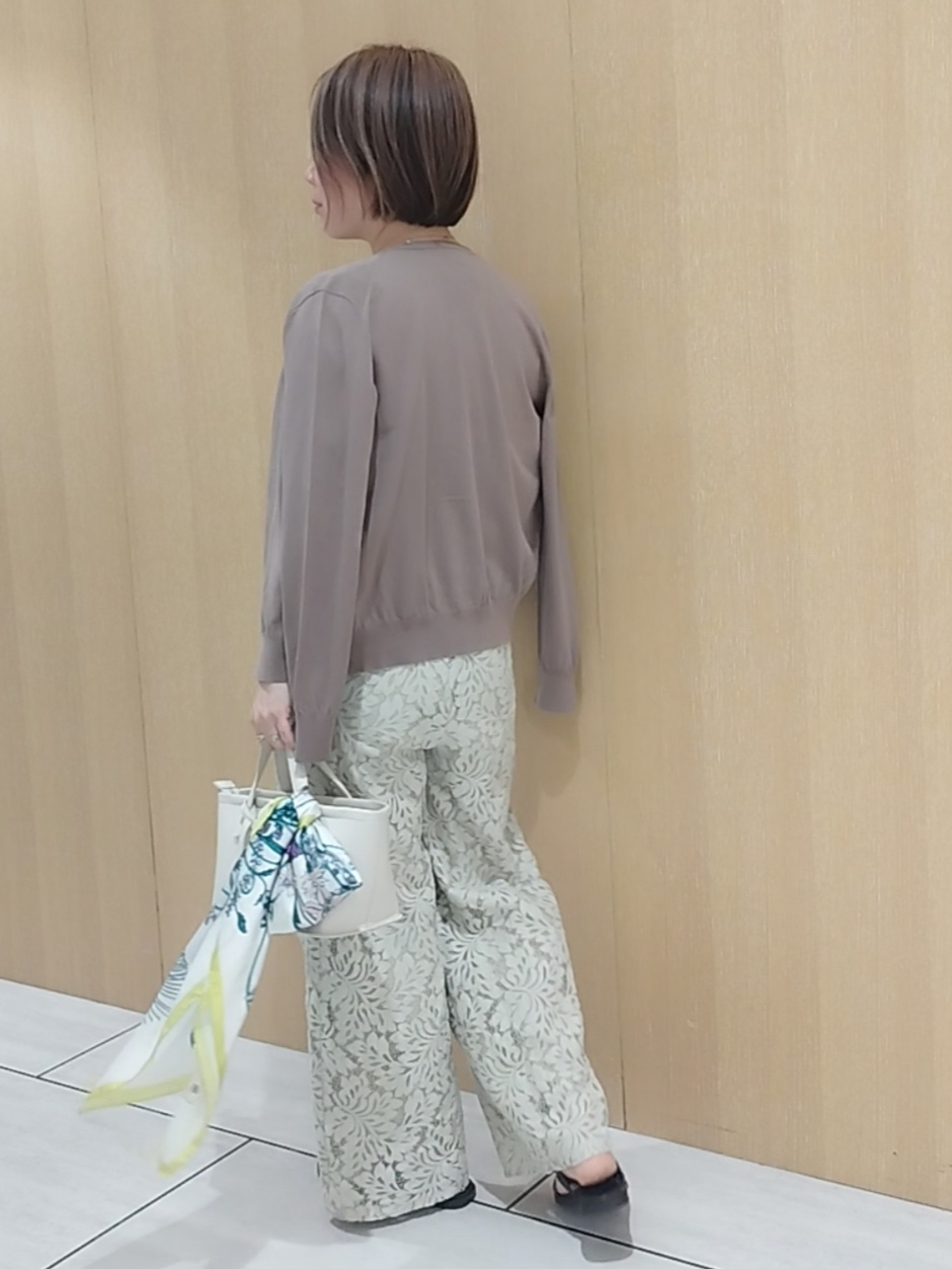 s u g iさんの「UNTITLED｜【9色展開/アンサンブル可】コットンクルーネックカーディガン」を使ったコーディネート