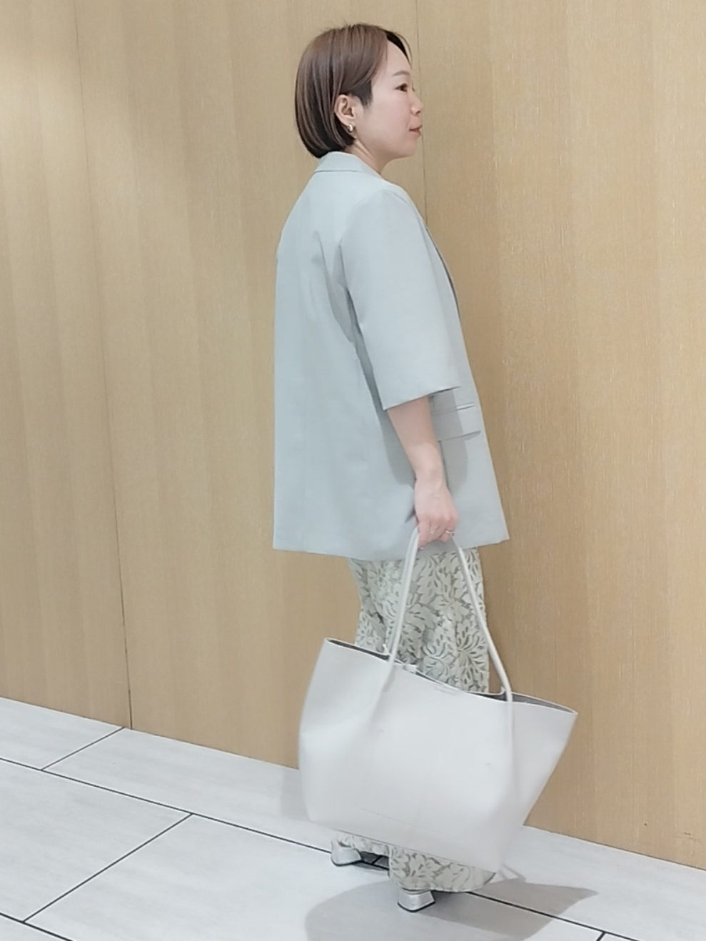s u g iさんの「UNTITLED｜【シワになりにくい/セットアップ可/接触冷感】ハーフスリーブジャケット」を使ったコーディネート