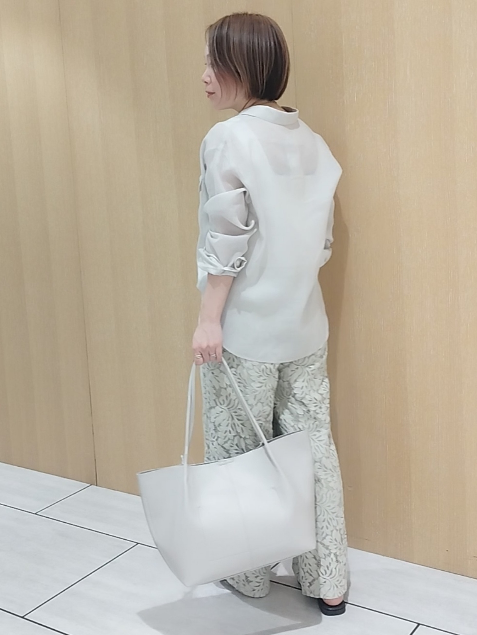 s u g iさんの「UNTITLED｜【古畑星夏さん着用/接触冷感】ドライタッチシャツ」を使ったコーディネート