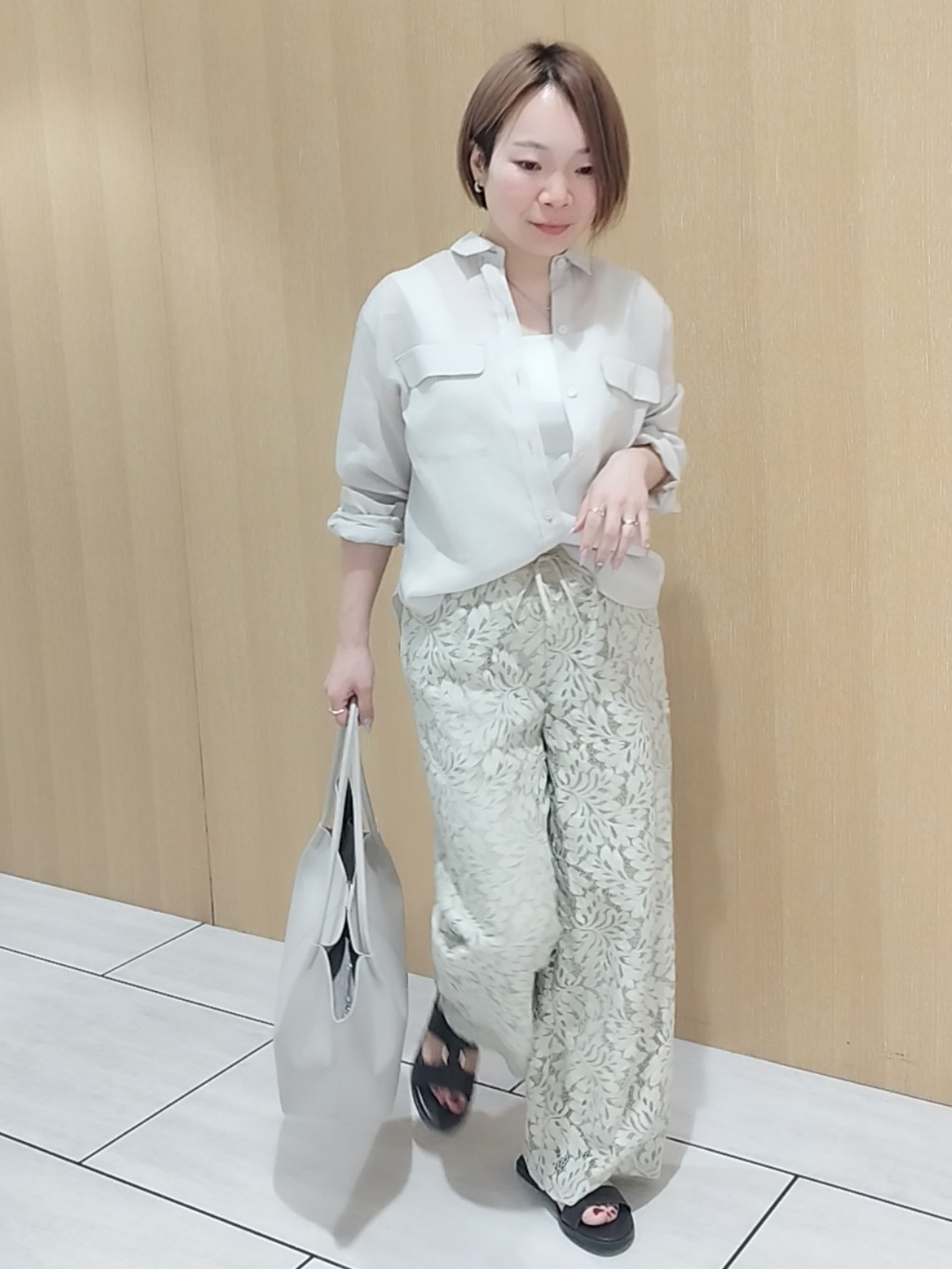 s u g iさんの「UNTITLED｜【古畑星夏さん着用/接触冷感】ドライタッチシャツ」を使ったコーディネート