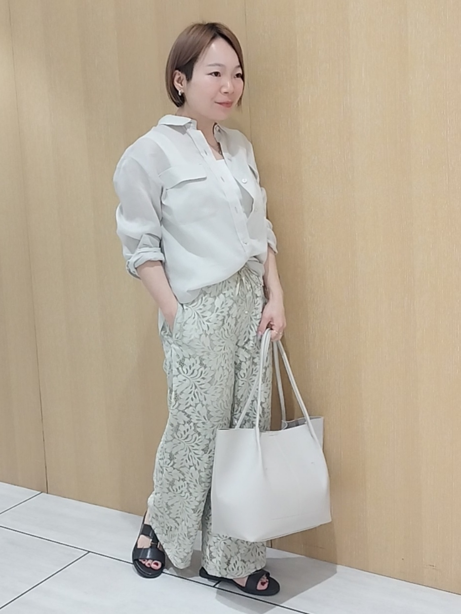 s u g iさんの「UNTITLED｜【古畑星夏さん着用/接触冷感】ドライタッチシャツ」を使ったコーディネート