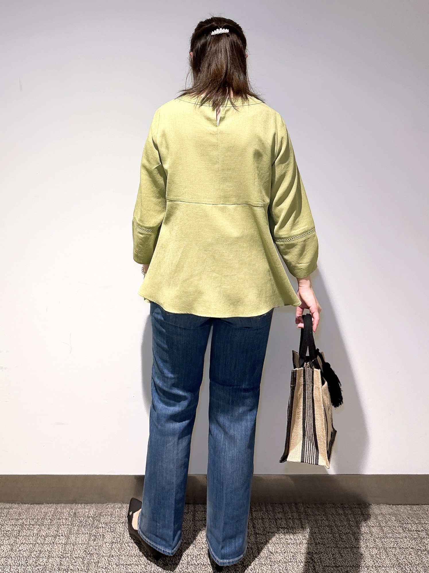 みーさんの「grove｜【UVカット・体型カバーも叶う】麻調メッシュランタンスリーブブラウス」を使ったコーディネート