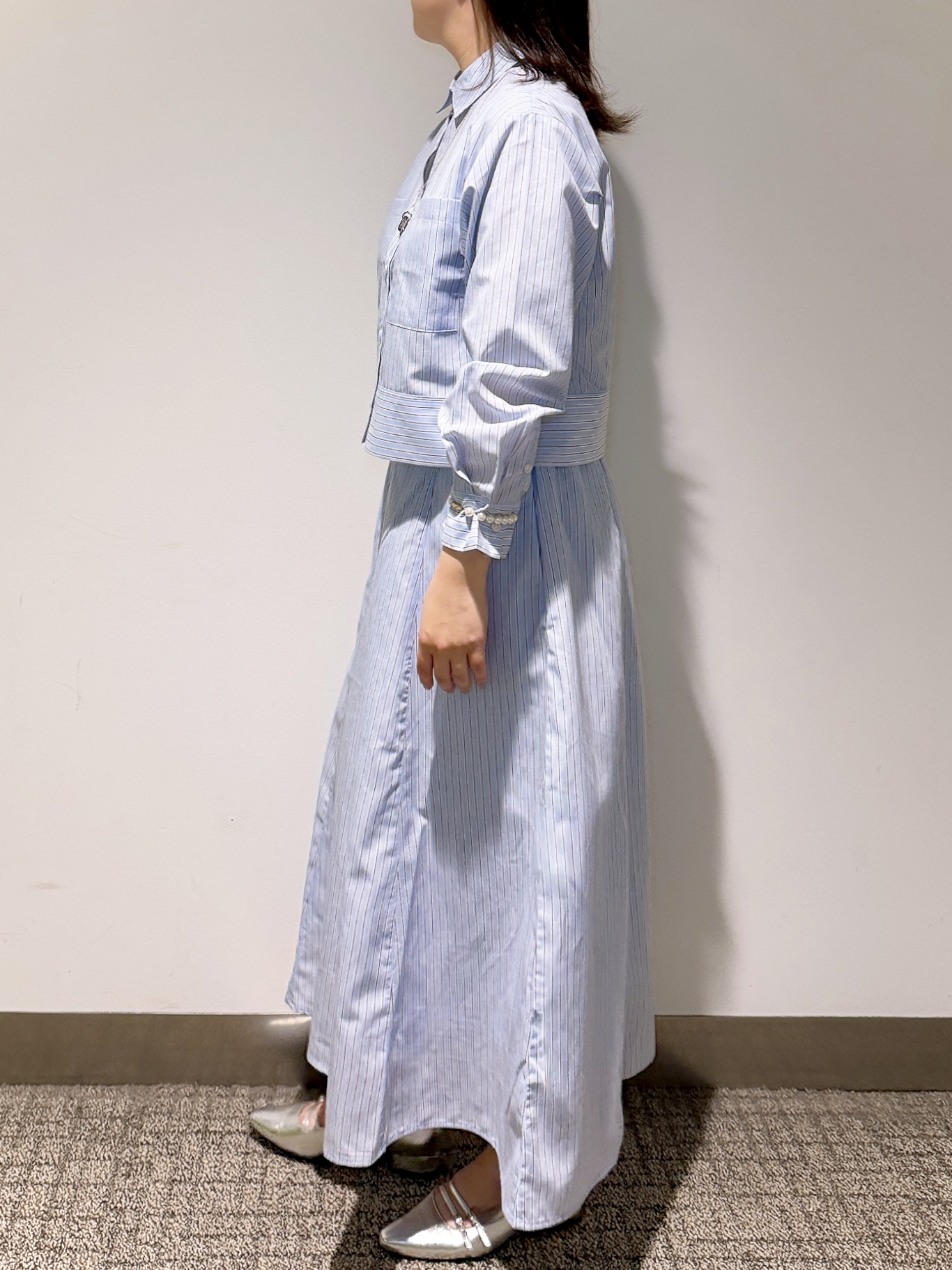 みーさんの「grove｜【貴島明日香さん着用／イージーケア／接触冷感】麻混クロップドシャツ」を使ったコーディネート