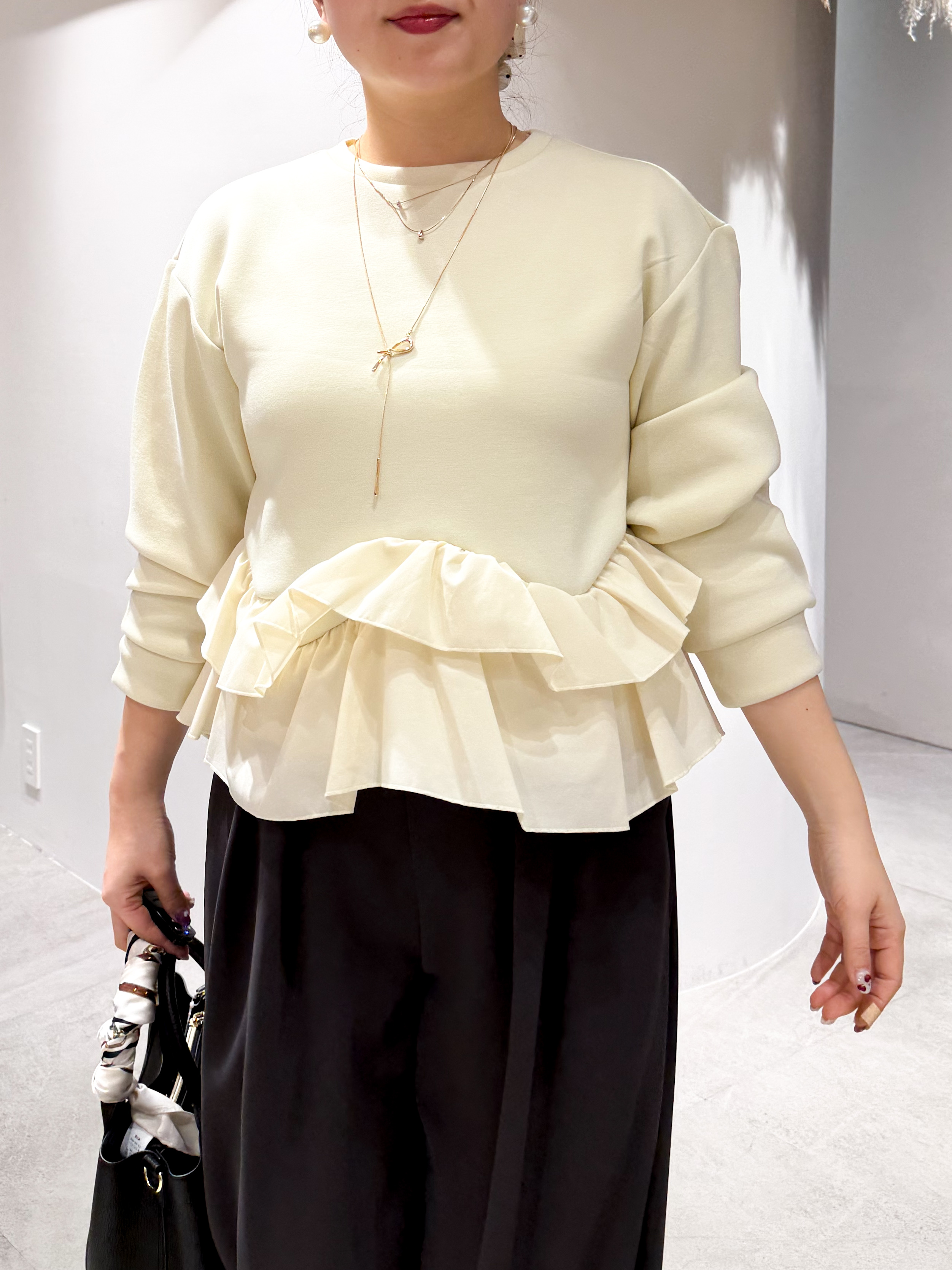 かりんさんの「OPAQUE.CLIP｜裾フリルドッキングトップス【洗濯機OK】」を使ったコーディネート
