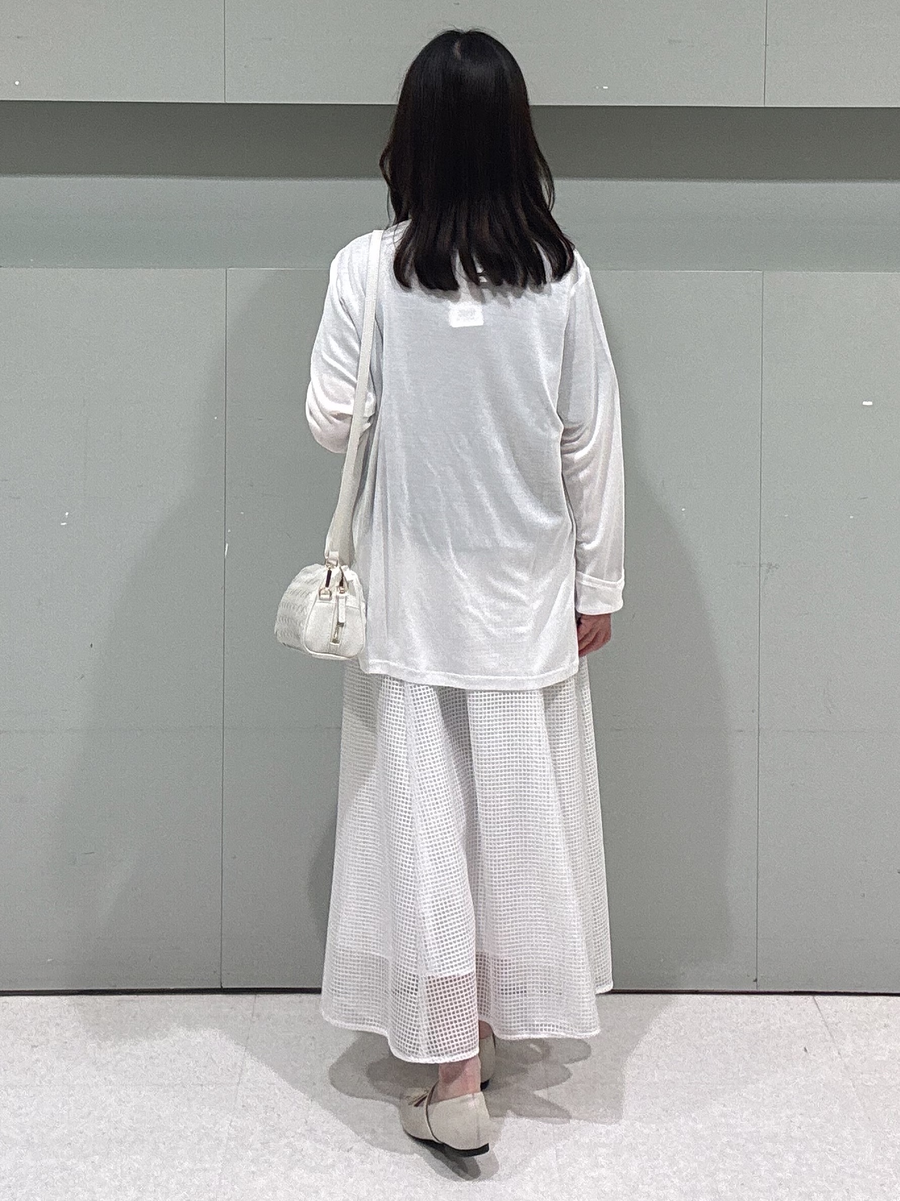 makiさんの「UNTITLED｜【日除け・冷房対策に】コットンリネンカーディガン」を使ったコーディネート