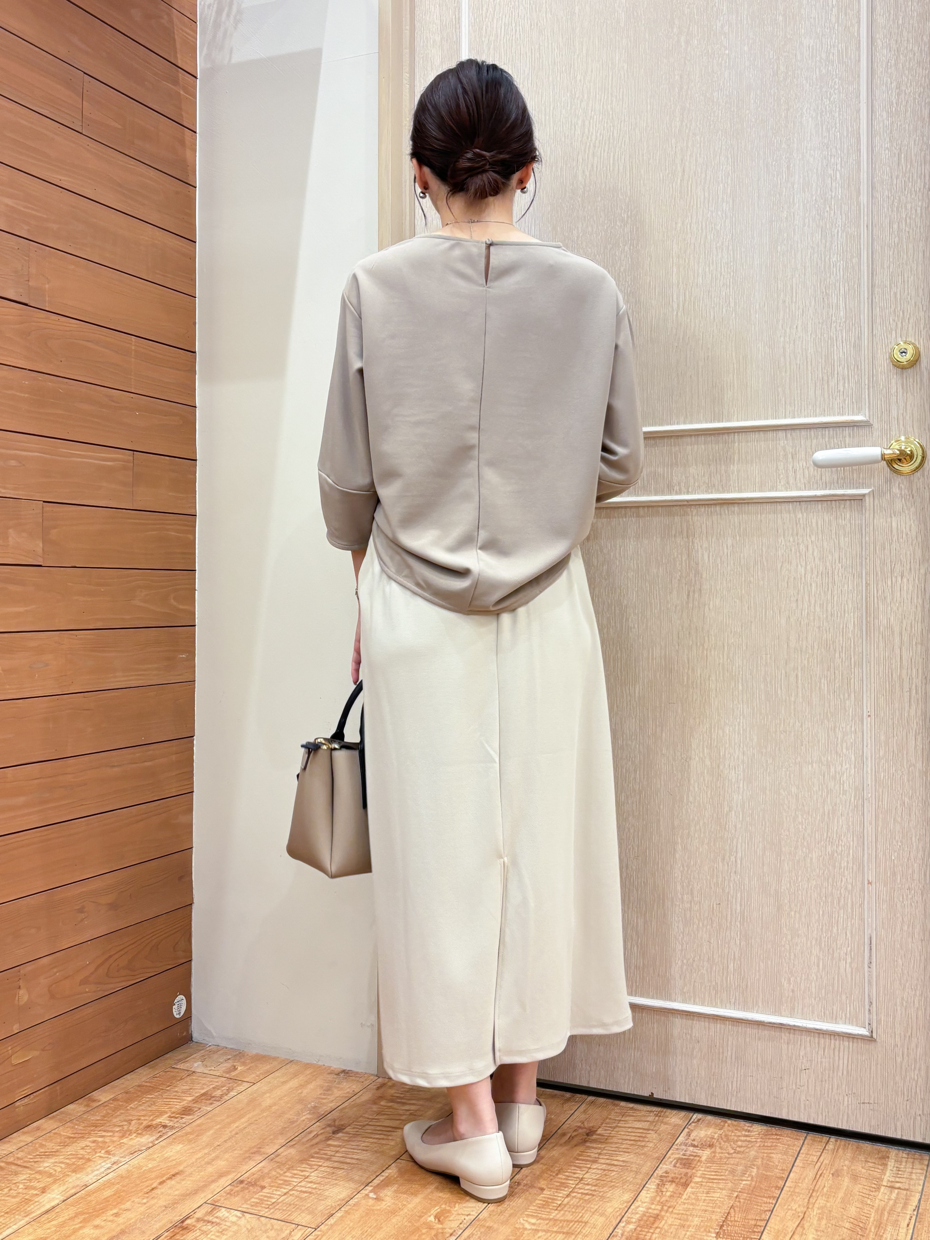 なみさんの「SHOO･LA･RUE｜【2点セット/7分袖】ランタンスリーブで女性らしい インせず着られる ネックレス付きブラウス」を使ったコーディネート