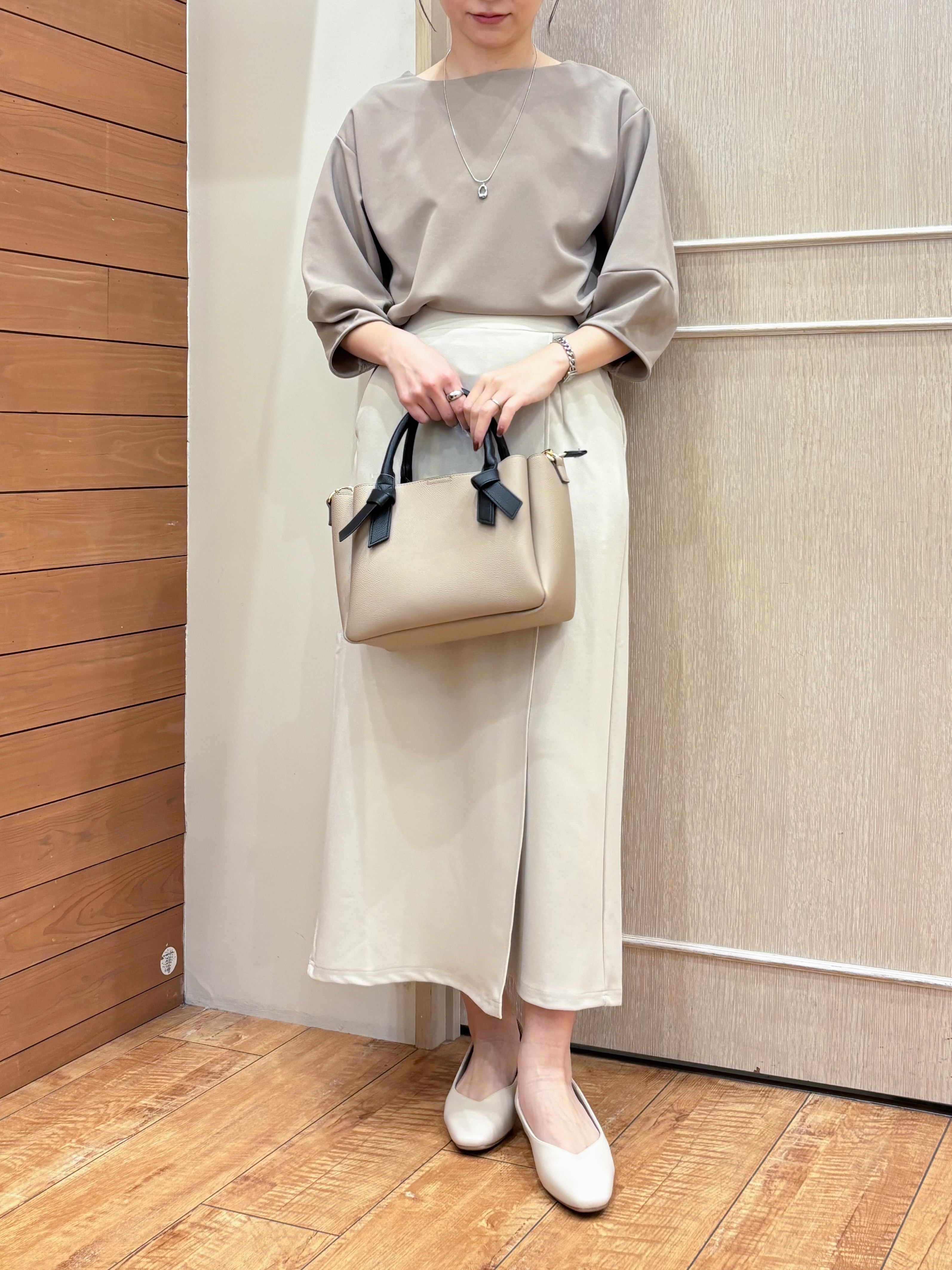 なみさんの「SHOO･LA･RUE｜【2点セット/7分袖】ランタンスリーブで女性らしい インせず着られる ネックレス付きブラウス」を使ったコーディネート