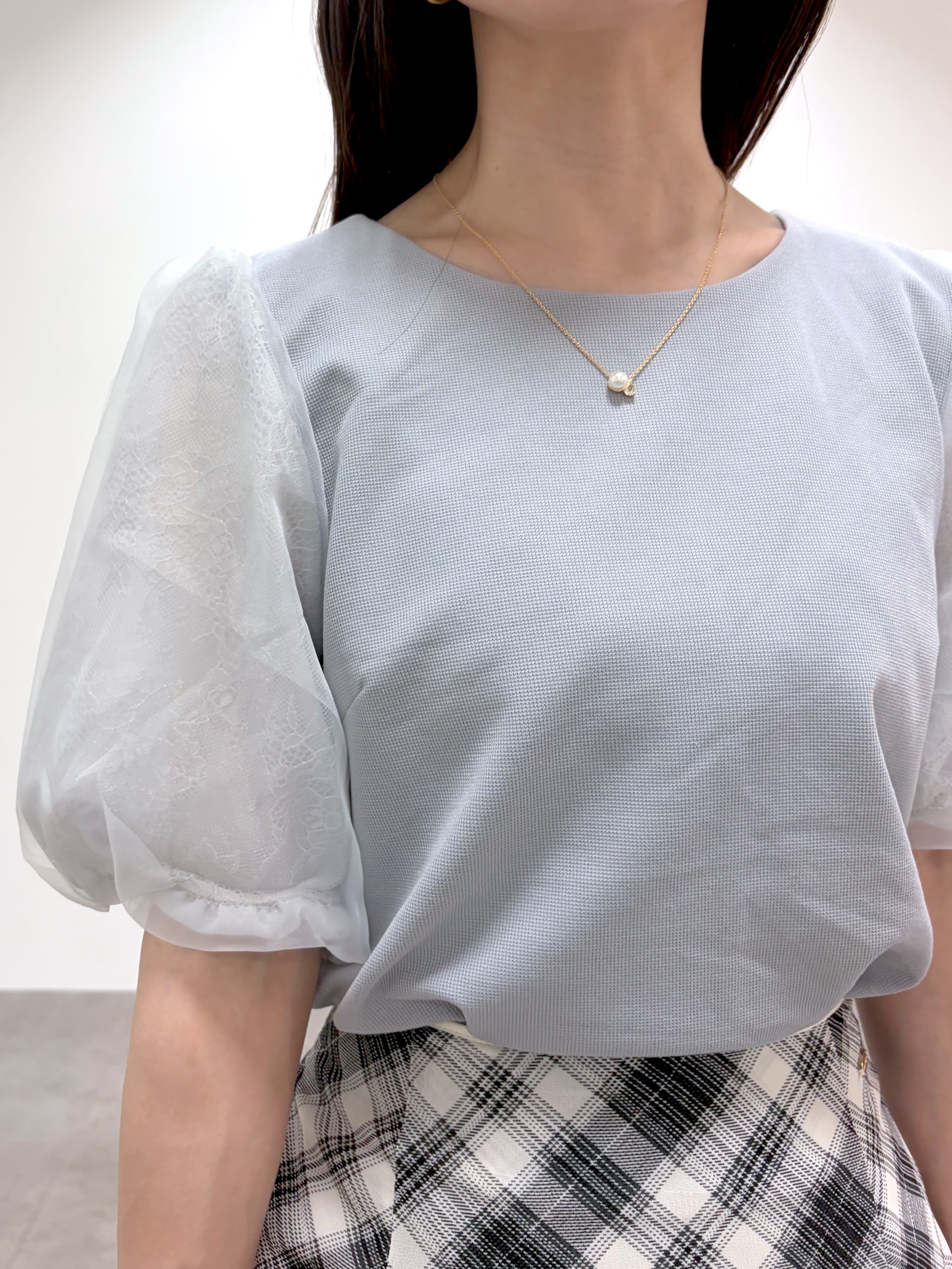 kozuさんの「index｜【接触冷感／UVケア】シアーバルーンスリーブトップス《洗濯機OK》」を使ったコーディネート