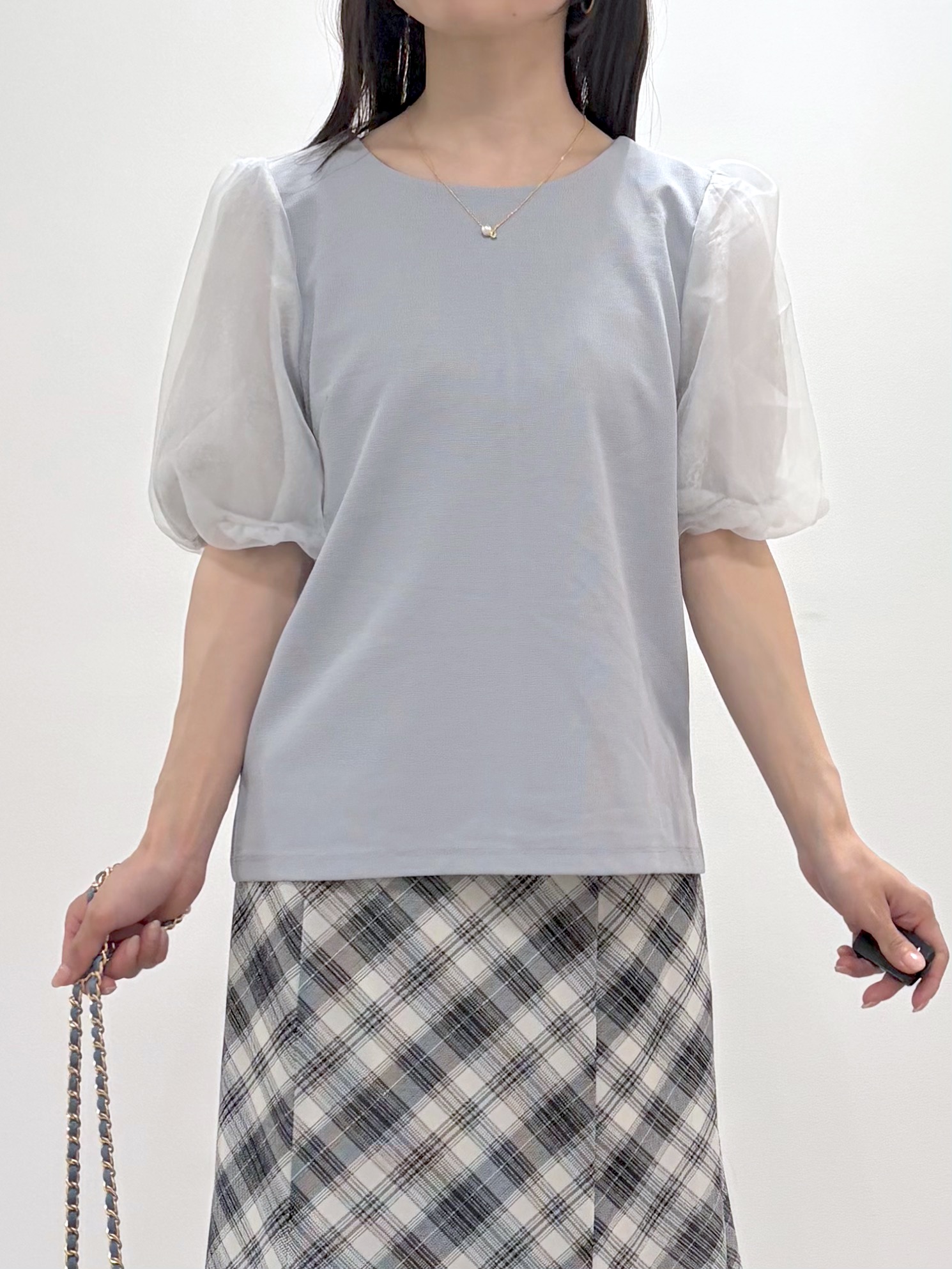 kozuさんの「index｜【接触冷感／UVケア】シアーバルーンスリーブトップス《洗濯機OK》」を使ったコーディネート