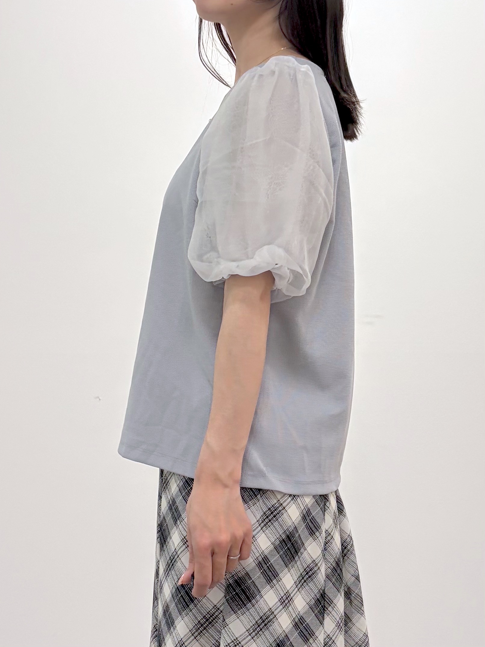 kozuさんの「index｜【接触冷感／UVケア】シアーバルーンスリーブトップス《洗濯機OK》」を使ったコーディネート