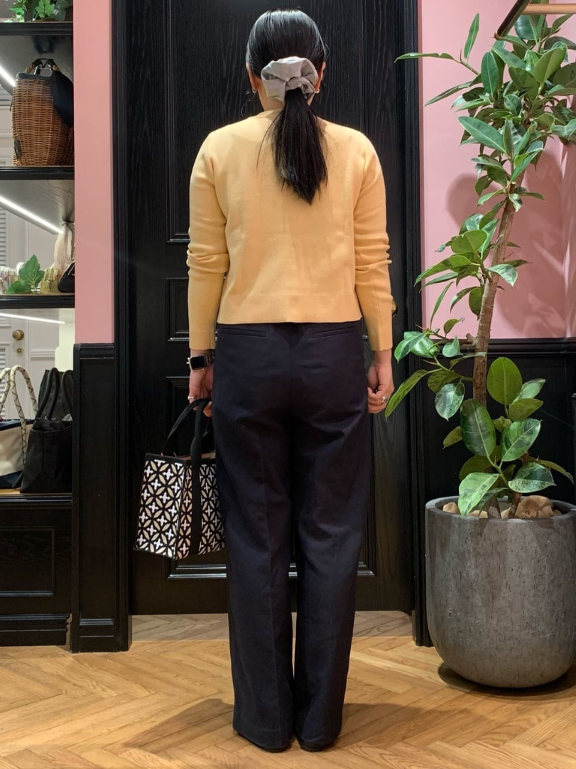 SAKAIさんの「DRESSTERIOR｜ウォッシャブルコットンカシミヤカーディガン」を使ったコーディネート