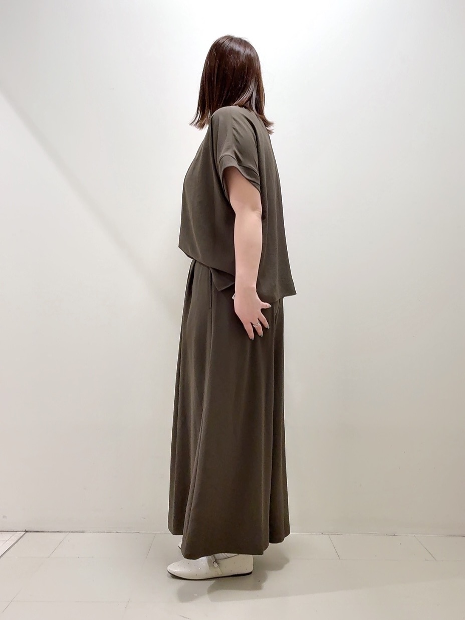 YUIさんの「UNTITLED｜【前後2WAY/はっ水/セットアップ可】リラクシーフレンチスリーブブラウス」を使ったコーディネート