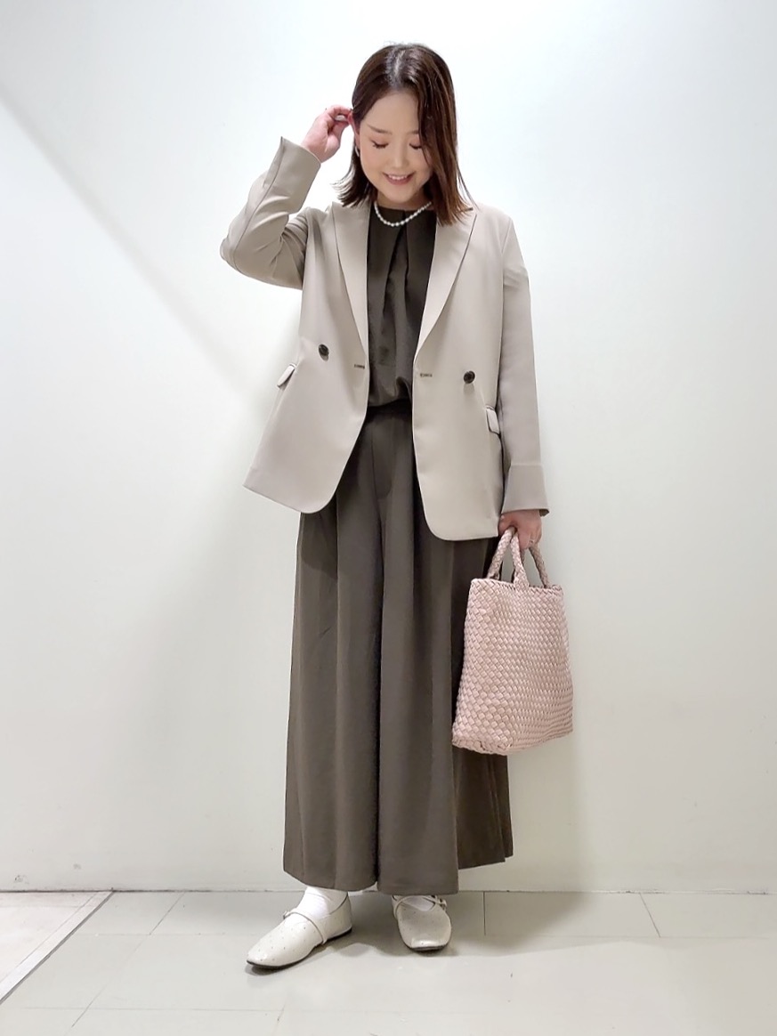 YUIさんの「UNTITLED｜【洗える/ストレッチ性】ダブルブレストジャケット」を使ったコーディネート