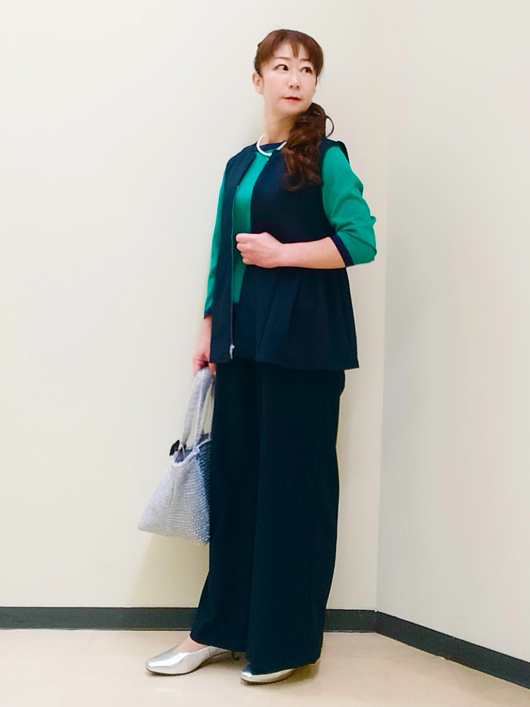 花さんの「Reflect｜【単品使い◎】ペプラムベスト＋リラクシーパンツセット」を使ったコーディネート