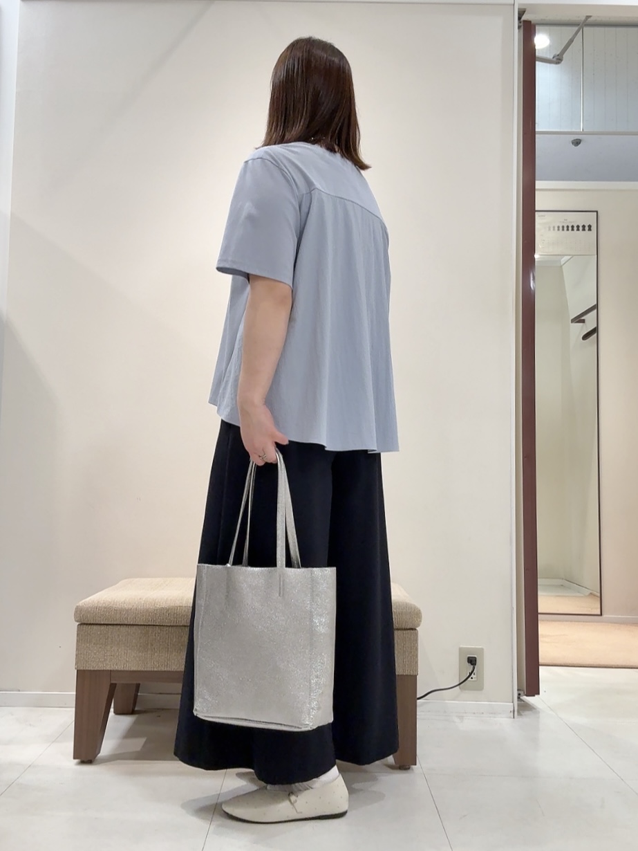 YUIさんの「UNTITLED｜【洗える/Tシャツ】異素材ドッキングプルオーバー」を使ったコーディネート