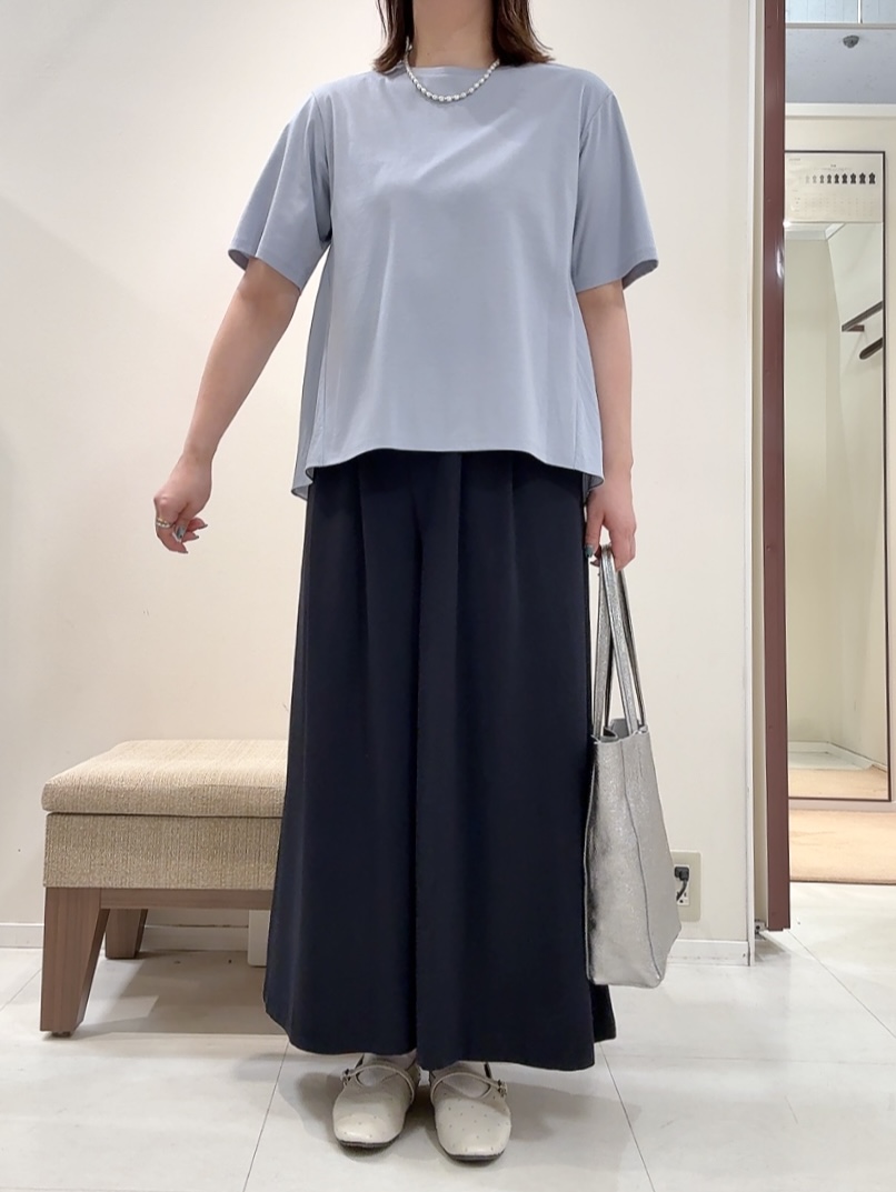 YUIさんの「UNTITLED｜【洗える/Tシャツ】異素材ドッキングプルオーバー」を使ったコーディネート