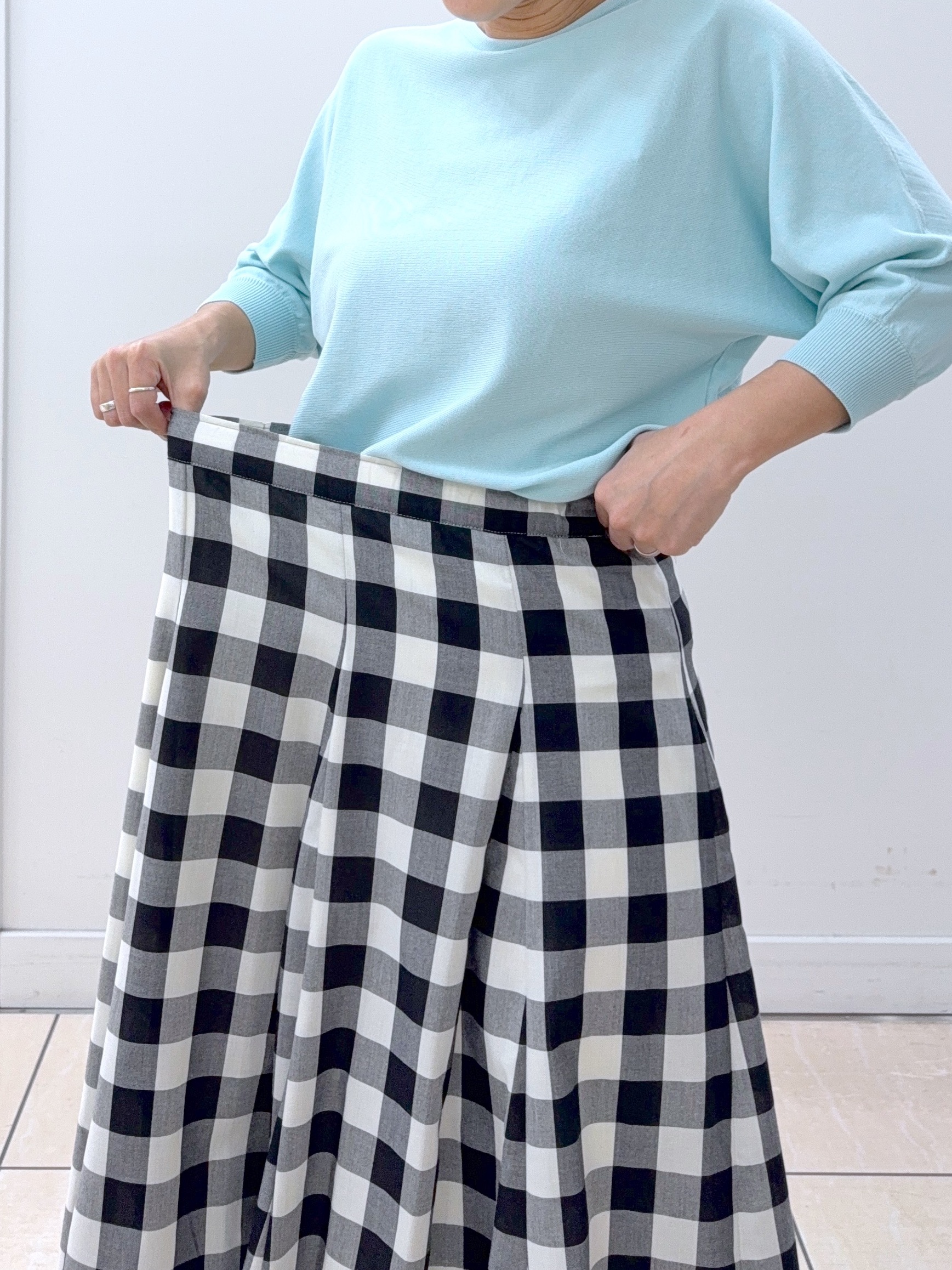 Osawaさんの「Dessin｜【洗える】後ろボタンニットプルオーバー七分袖」を使ったコーディネート