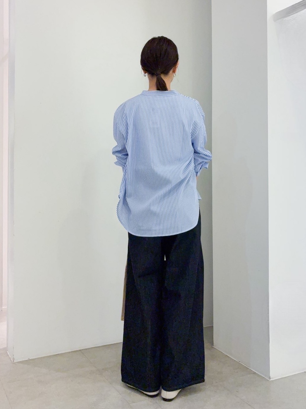 kanakoさんの「grove｜【貴島明日香さん着用】お仕事も普段も。今どきワークシャツブラウス」を使ったコーディネート