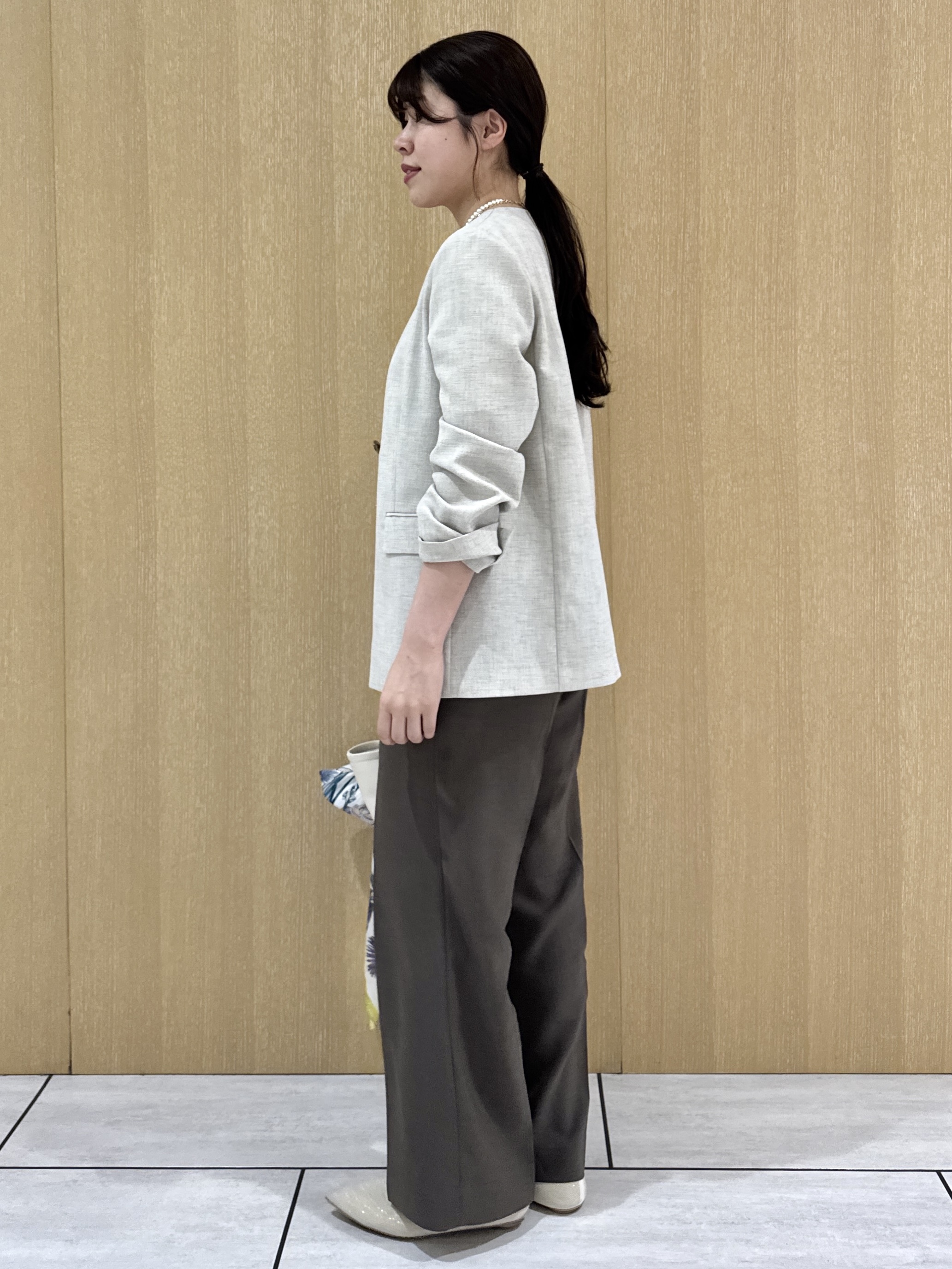 nanaさんの「UNTITLED｜【さらりと快適/セットアップ可/UV/接触冷感】スラブカラーレスジャケット」を使ったコーディネート