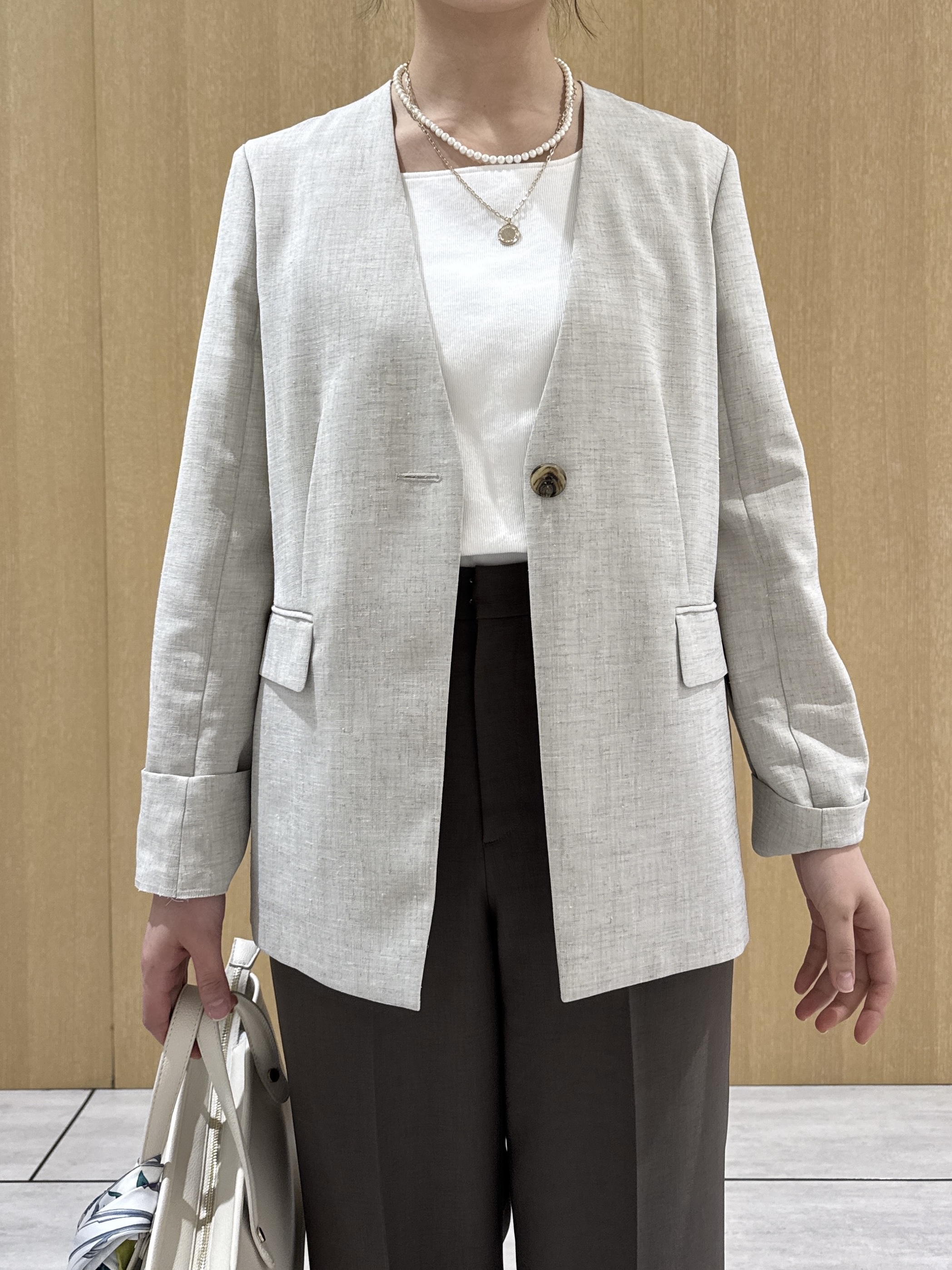 nanaさんの「UNTITLED｜【さらりと快適/セットアップ可/UV/接触冷感】スラブカラーレスジャケット」を使ったコーディネート