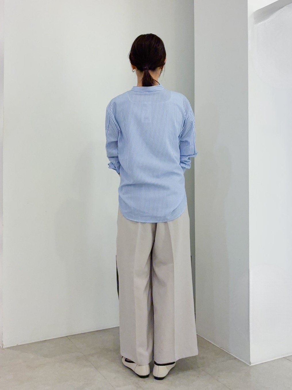 kanakoさんの「grove｜【貴島明日香さん着用】お仕事も普段も。今どきワークシャツブラウス」を使ったコーディネート