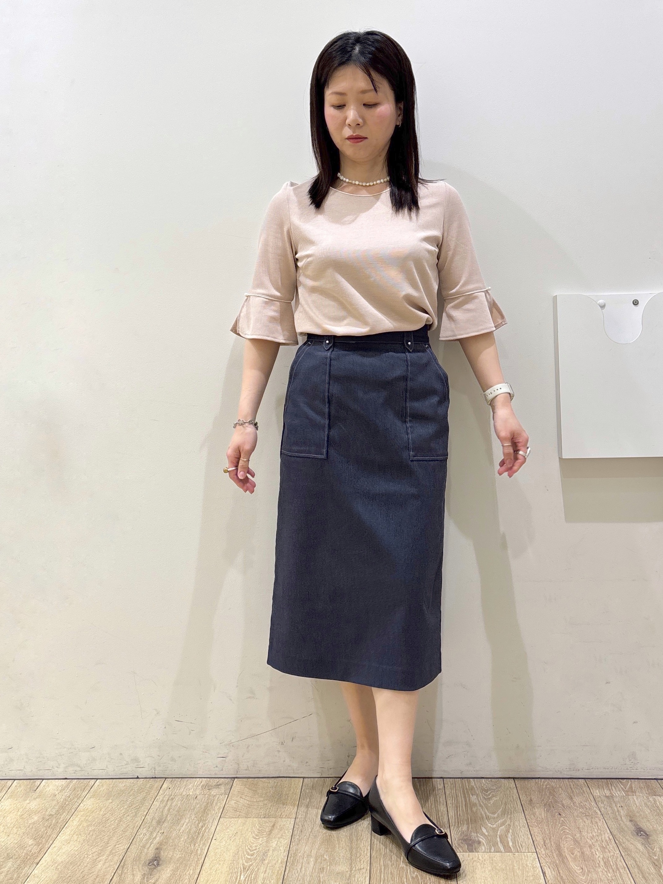 mameさんの「OPAQUE.CLIP｜【接触冷感／UVケア】フレアスリーブバイカラートップス《洗濯機OK》」を使ったコーディネート