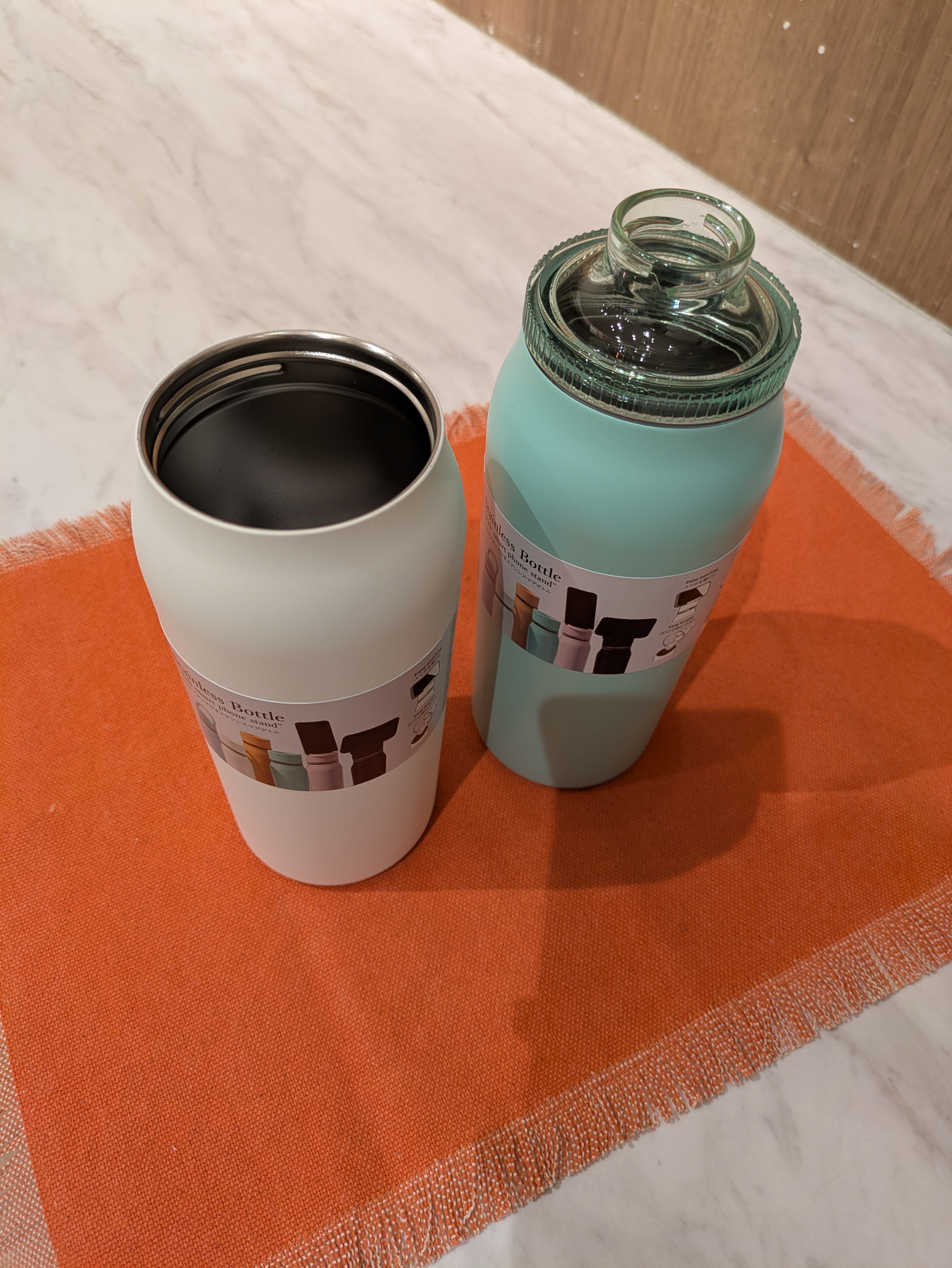 エトーさんの「212 KITCHEN STORE｜スマホスタンド付きステンレスボトル PK ＜KEVNHAUN ケヴンハウン＞」を使ったコーディネート