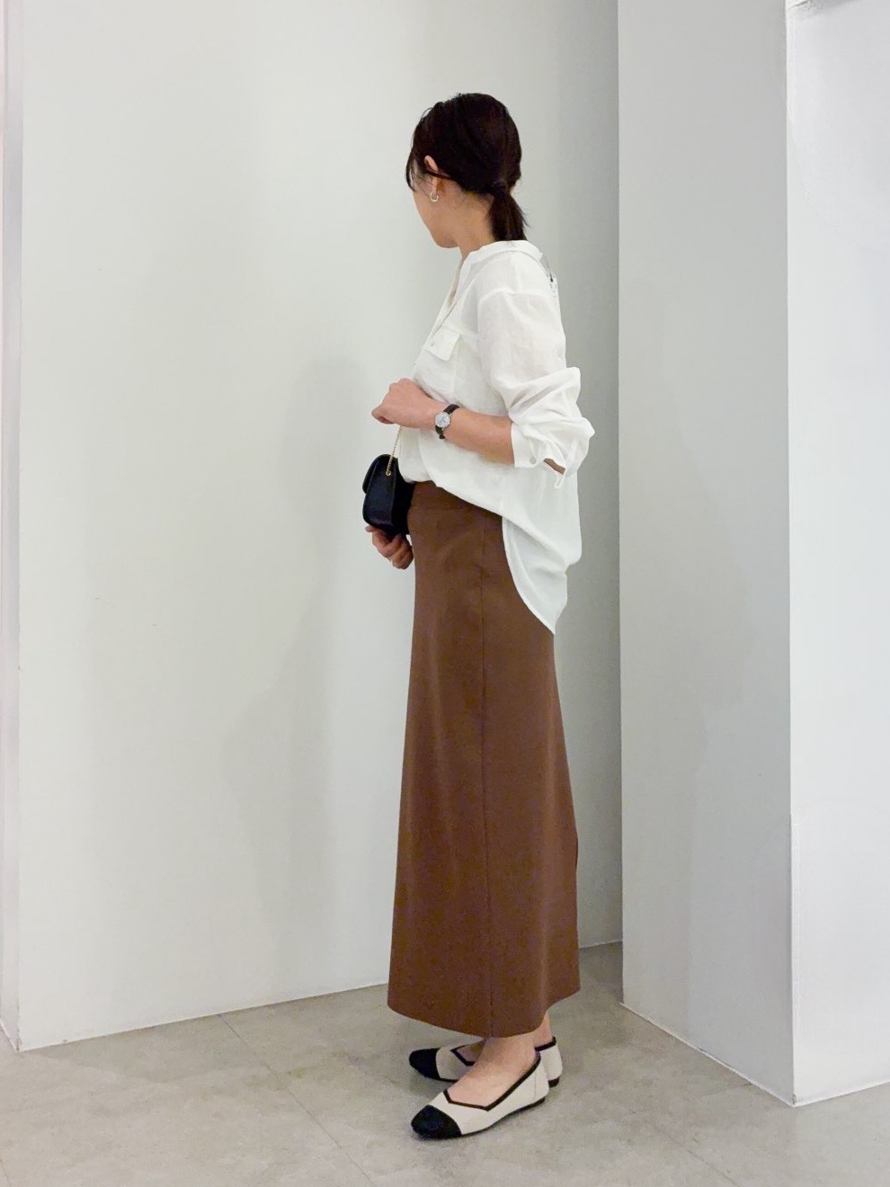 kanakoさんの「grove｜【貴島明日香さん着用】お仕事も普段も。今どきワークシャツブラウス」を使ったコーディネート