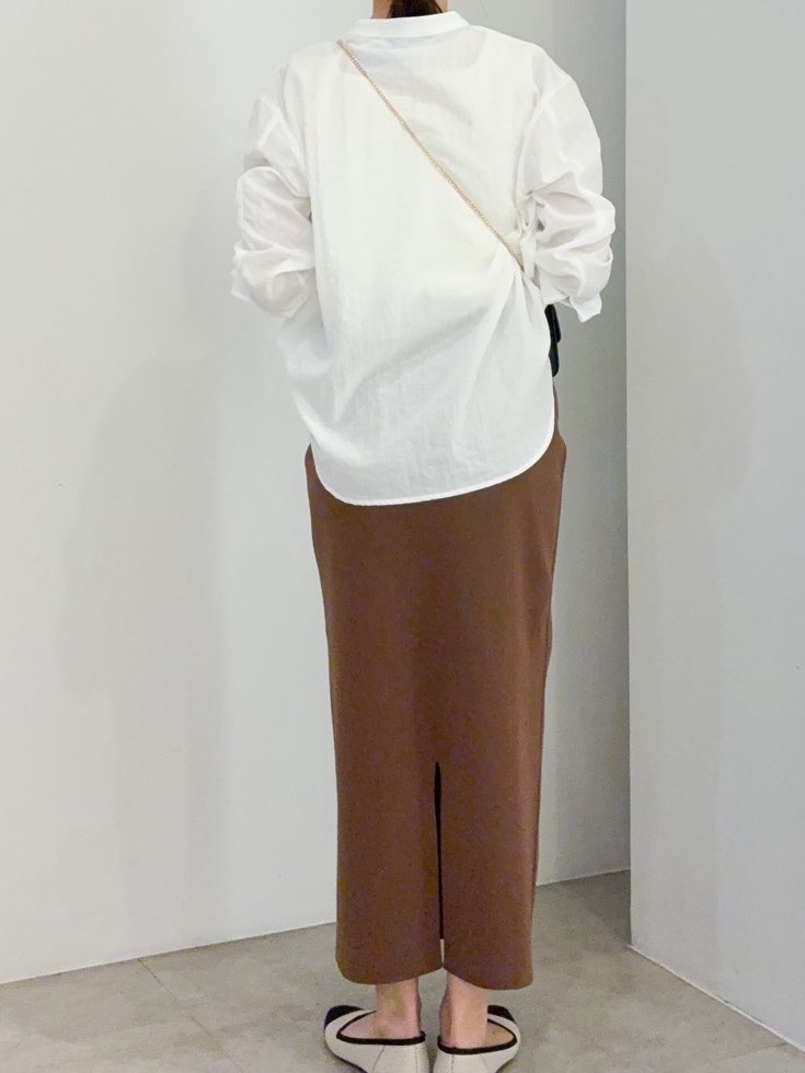 kanakoさんの「grove｜【貴島明日香さん着用】お仕事も普段も。今どきワークシャツブラウス」を使ったコーディネート
