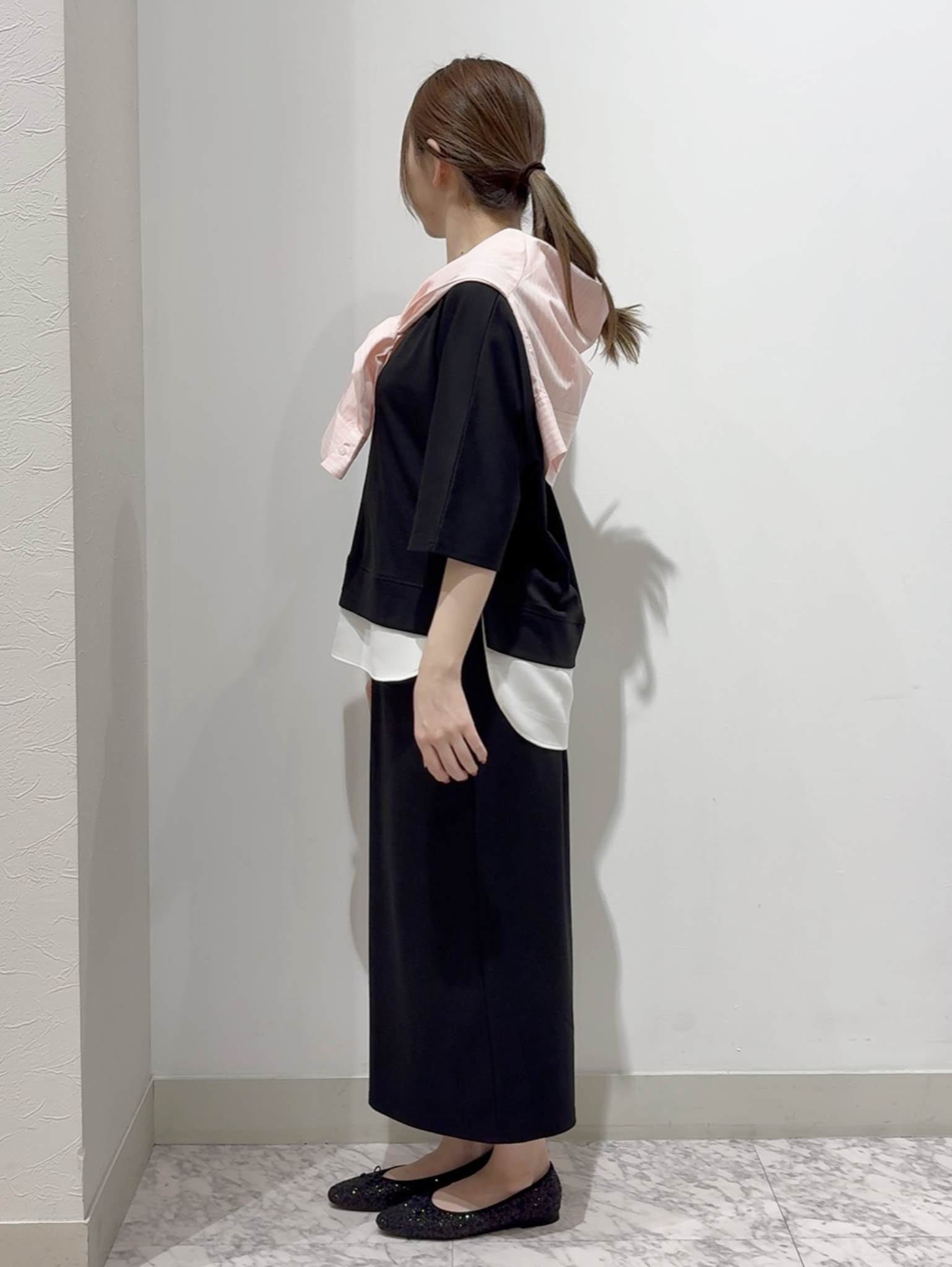 しかっちさんの「grove｜【貴島明日香さん着用／イージーケア／接触冷感】麻混クロップドシャツ」を使ったコーディネート