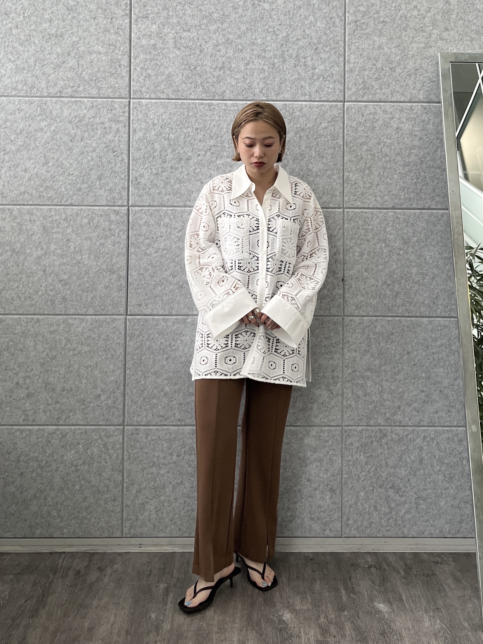 Harukaさんの「INDIVI｜スリットフレアスキニーパンツ」を使ったコーディネート