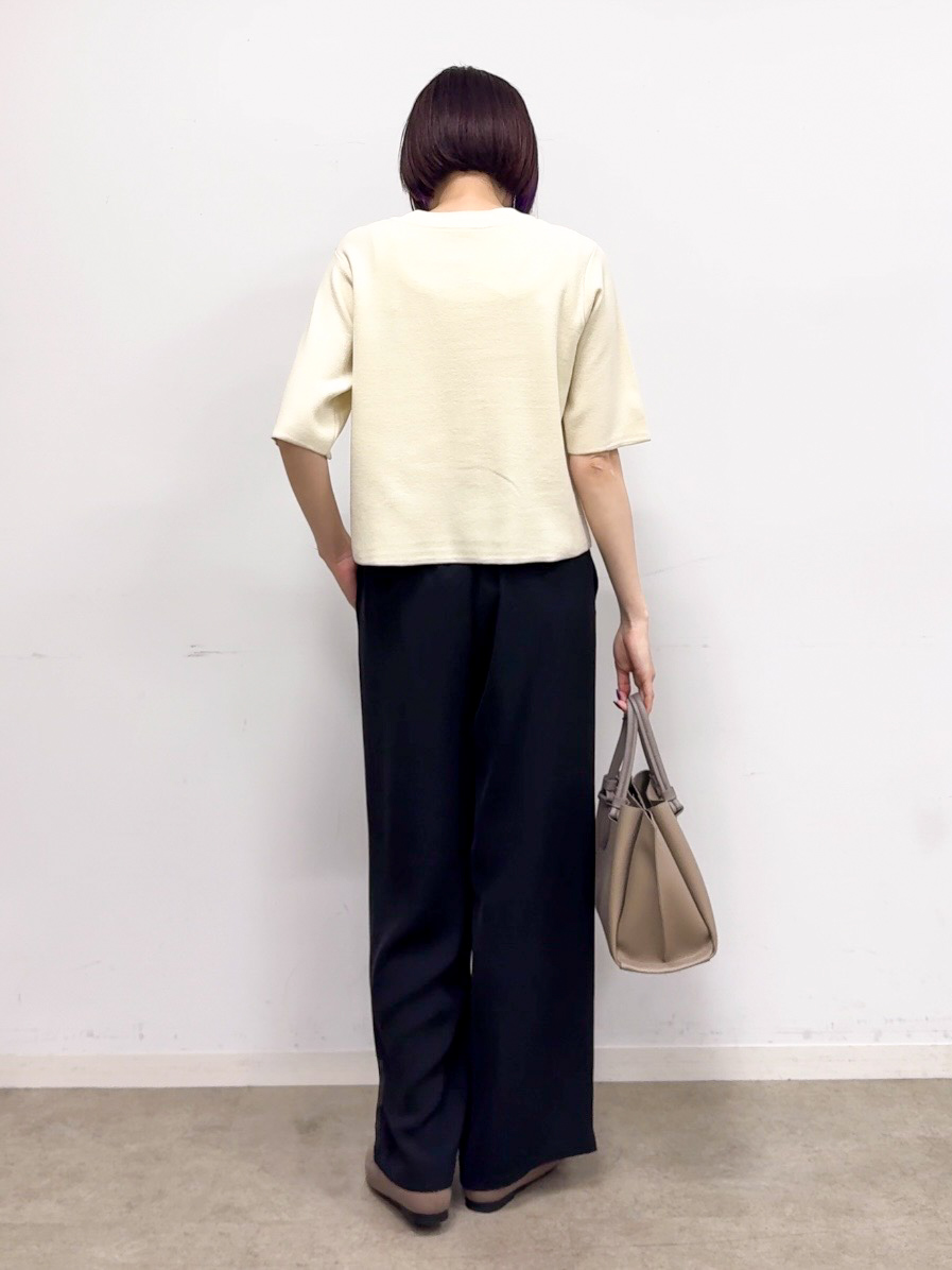 𝐜𝐡𝐢𝐤𝐚さんの「SHOO･LA･RUE｜【S-LL/洗濯機可】金ボタン5分袖カーディガン」を使ったコーディネート