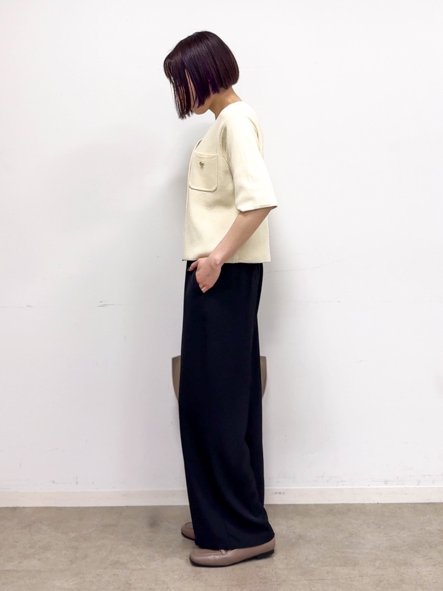 𝐜𝐡𝐢𝐤𝐚さんの「SHOO･LA･RUE｜【S-LL/洗濯機可】金ボタン5分袖カーディガン」を使ったコーディネート
