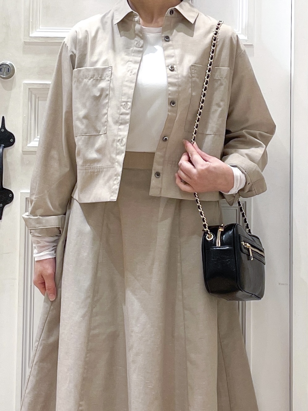 Naoさんの「grove｜【貴島明日香さん着用／イージーケア／接触冷感】麻混クロップドシャツ」を使ったコーディネート